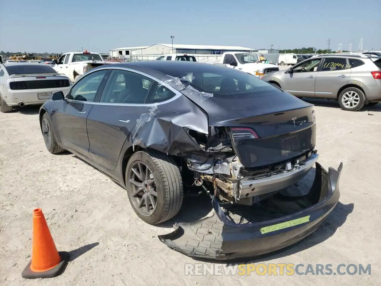 3 fotografías del automóvil dañado 5YJ3E1EA4LF644368 TESLA MODEL 3 2020