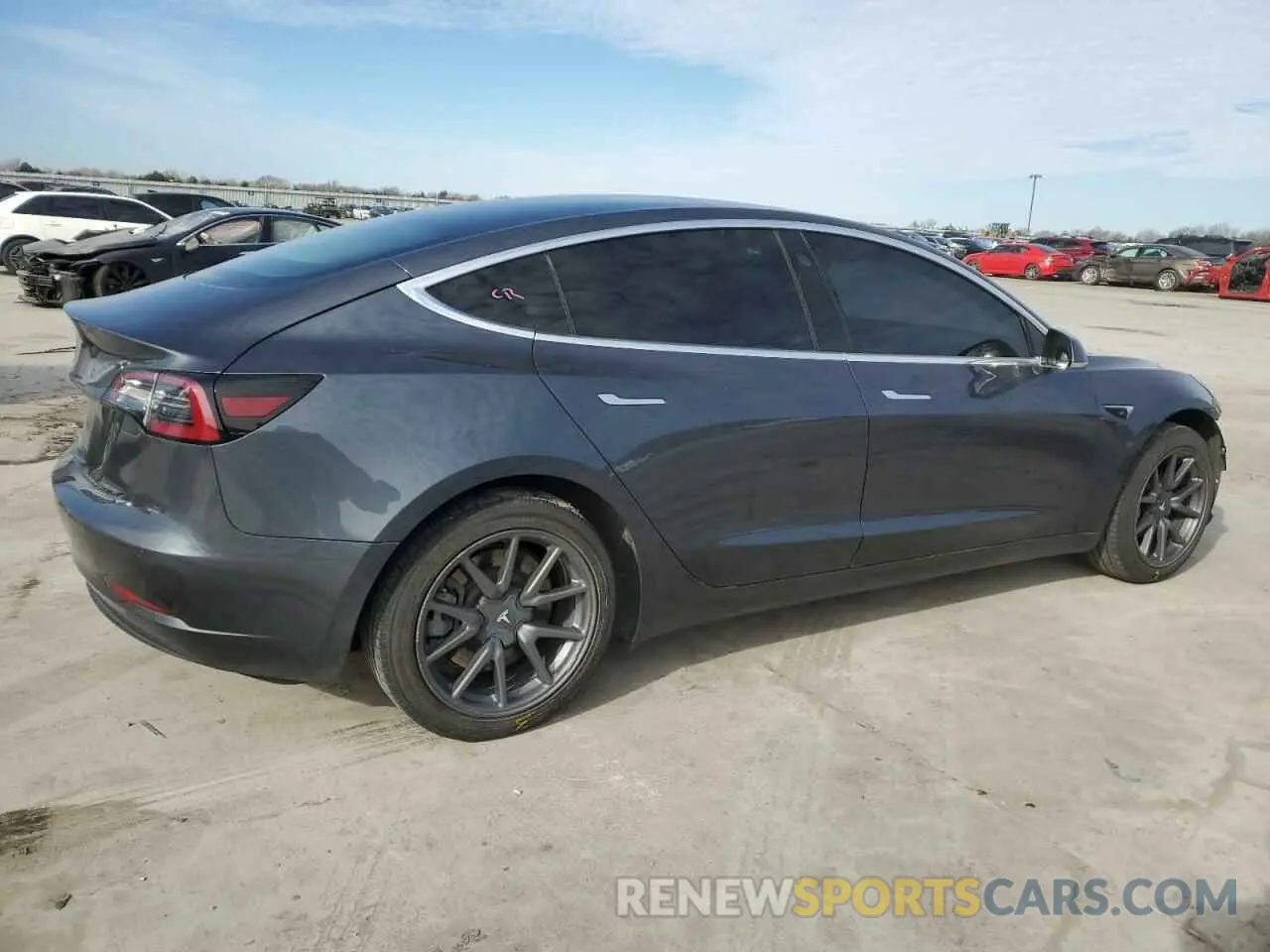 3 fotografías del automóvil dañado 5YJ3E1EA4LF705055 TESLA MODEL 3 2020