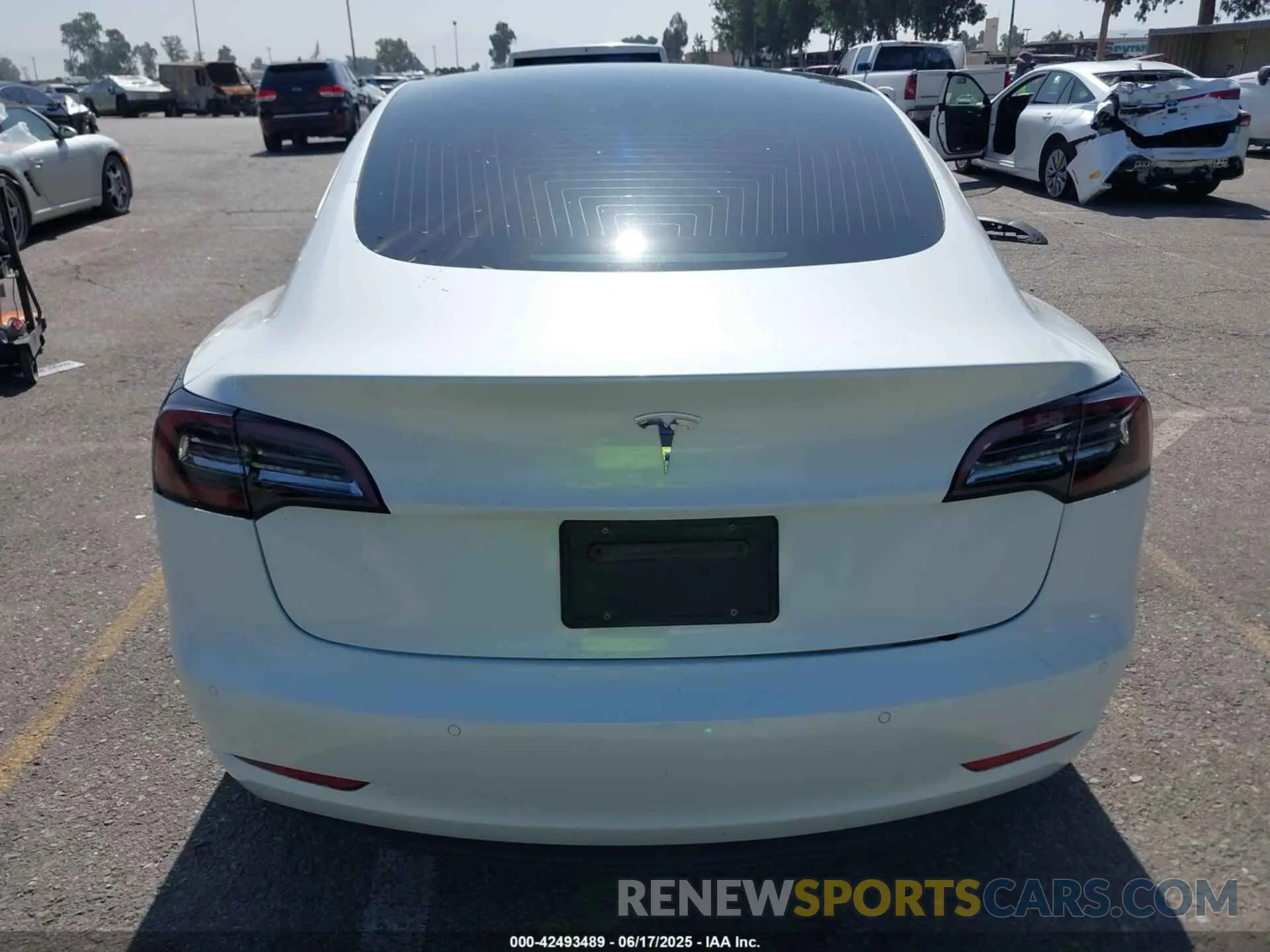 15 fotografías del automóvil dañado 5YJ3E1EA4LF740016 TESLA MODEL 3 2020