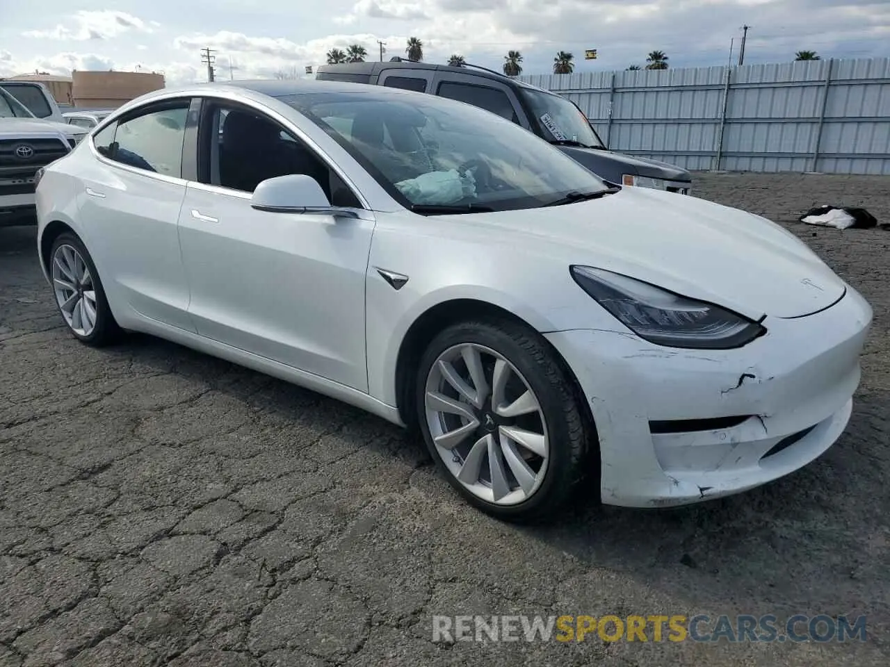4 fotografías del automóvil dañado 5YJ3E1EA4LF745877 TESLA MODEL 3 2020