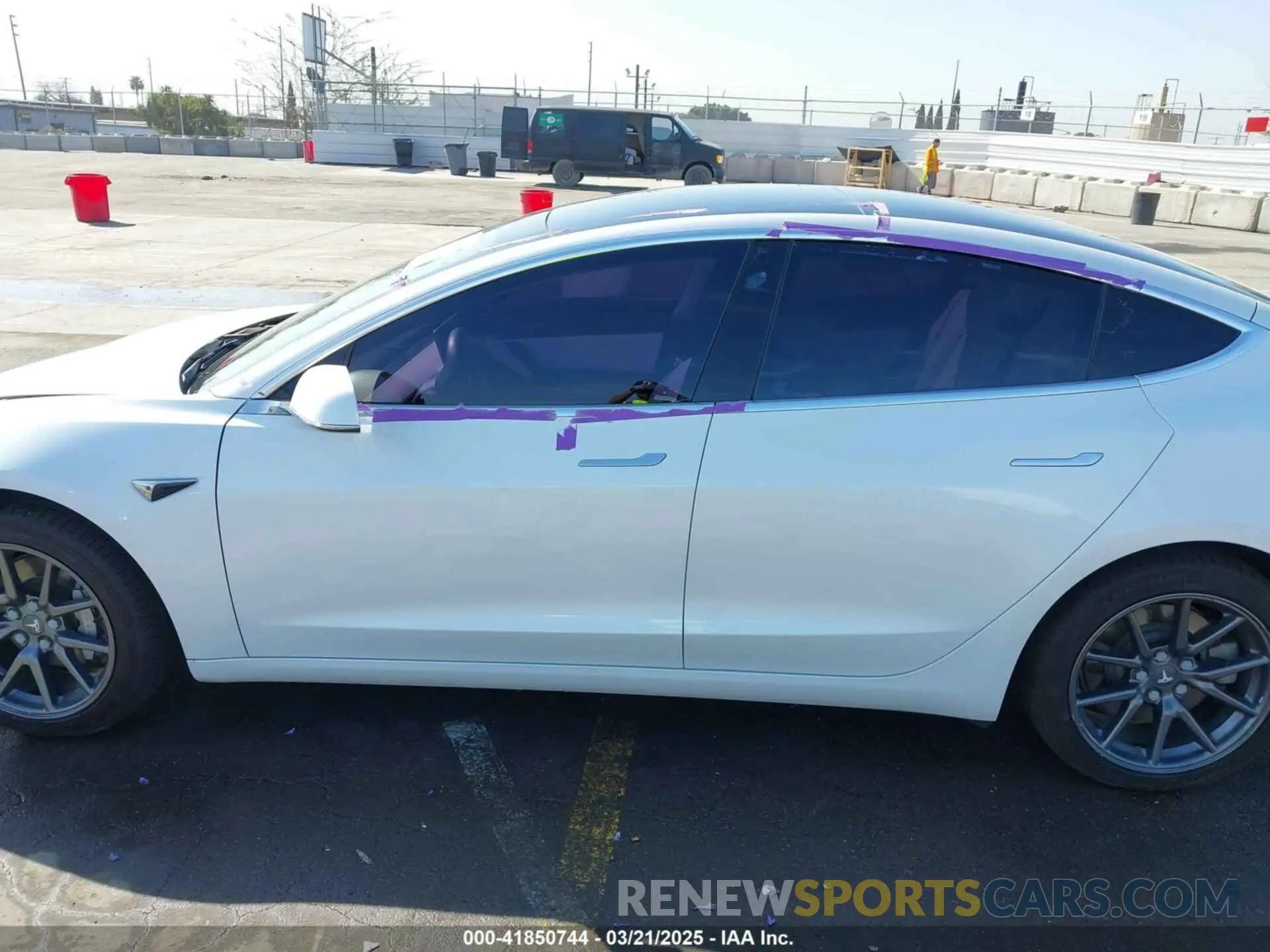13 fotografías del automóvil dañado 5YJ3E1EA4LF805205 TESLA MODEL 3 2020