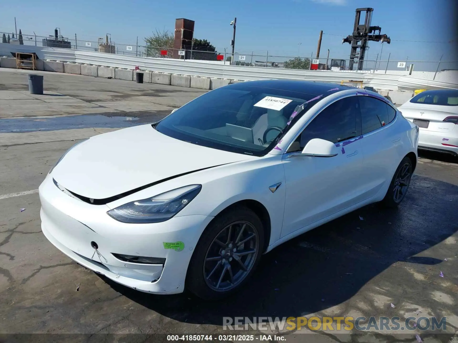 2 fotografías del automóvil dañado 5YJ3E1EA4LF805205 TESLA MODEL 3 2020