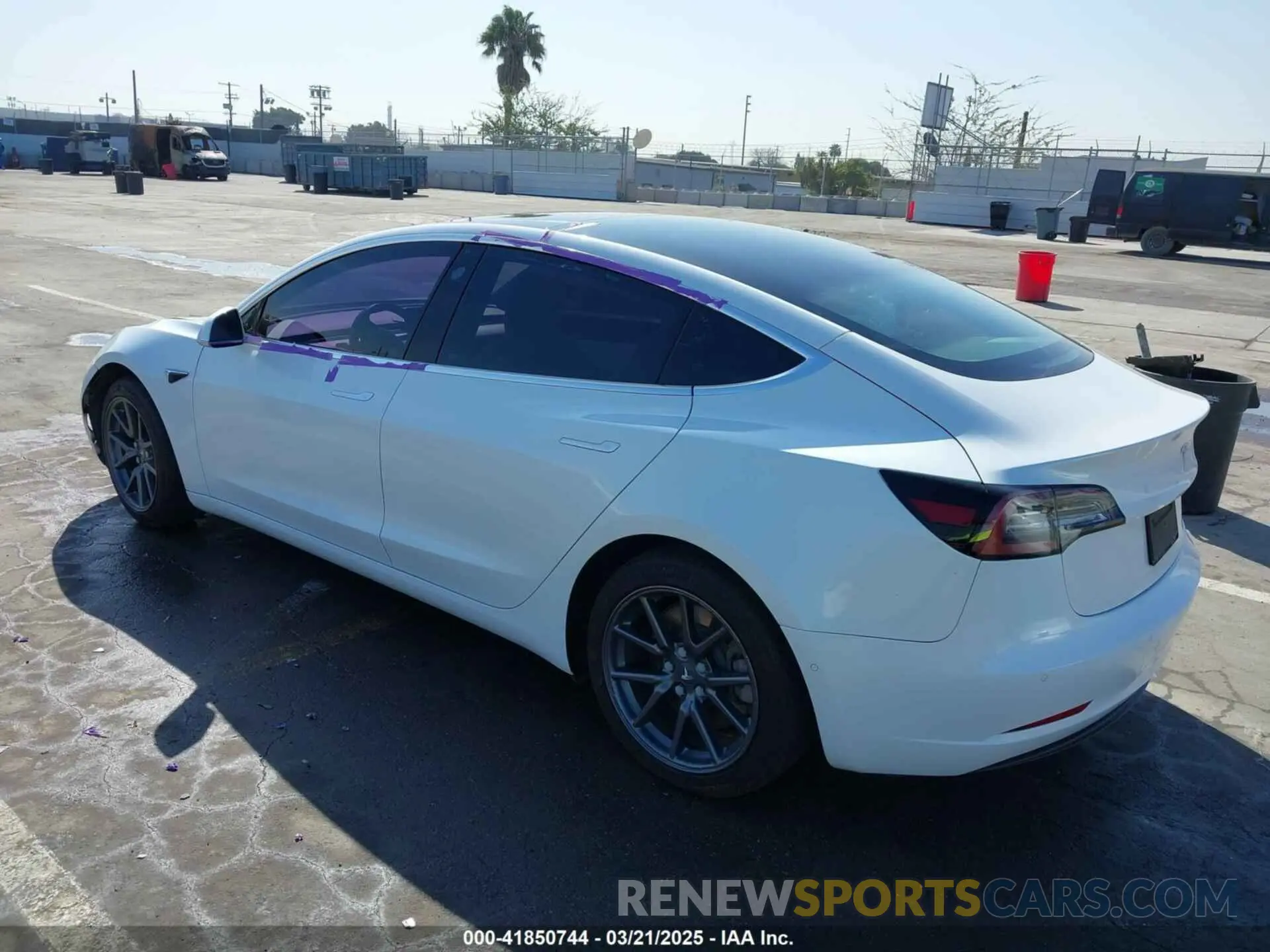 3 fotografías del automóvil dañado 5YJ3E1EA4LF805205 TESLA MODEL 3 2020
