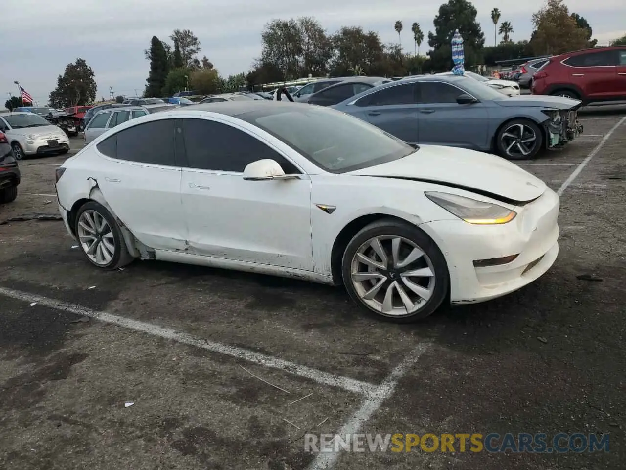 4 fotografías del automóvil dañado 5YJ3E1EA4LF806421 TESLA MODEL 3 2020