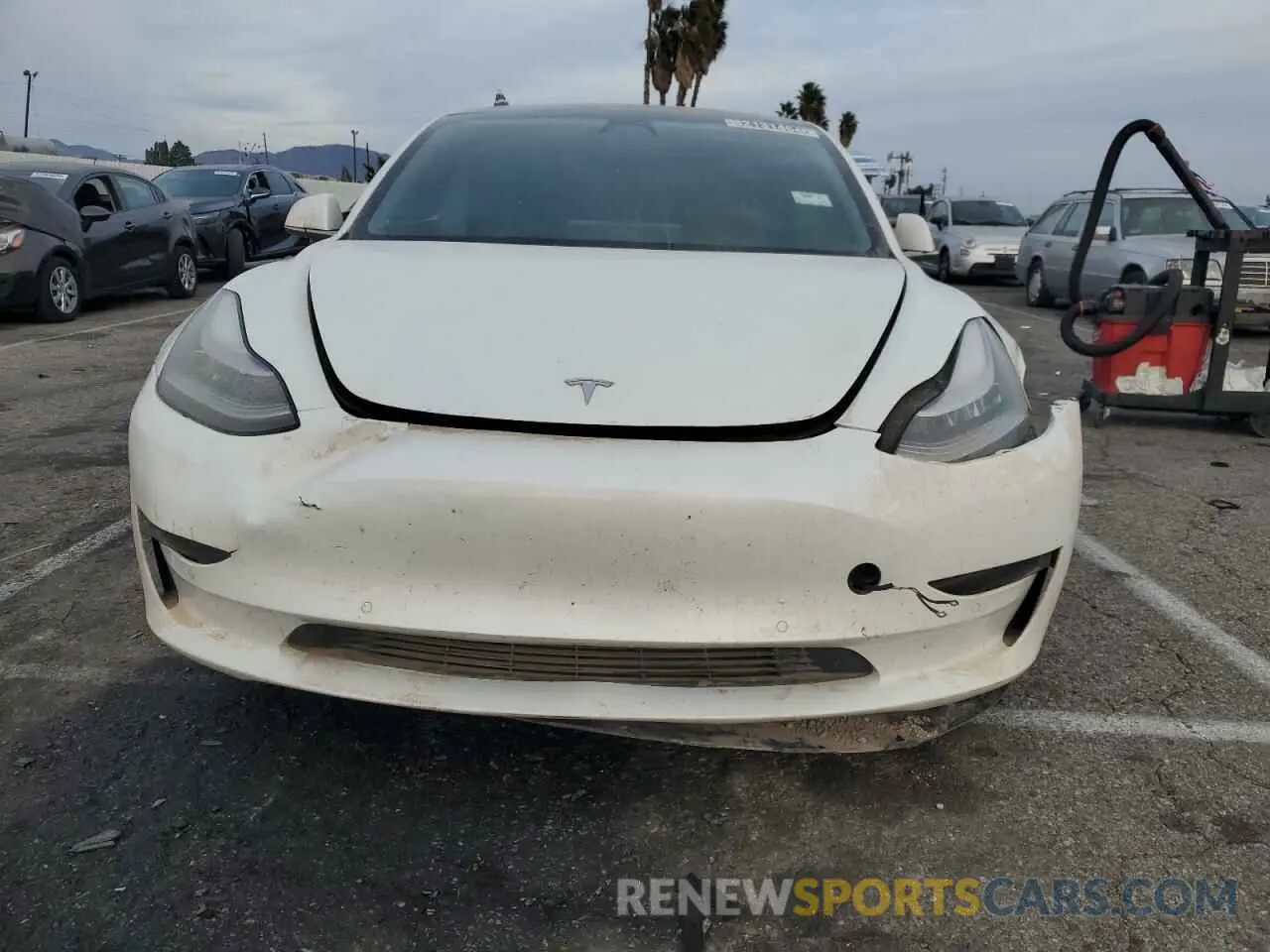 5 fotografías del automóvil dañado 5YJ3E1EA4LF806421 TESLA MODEL 3 2020