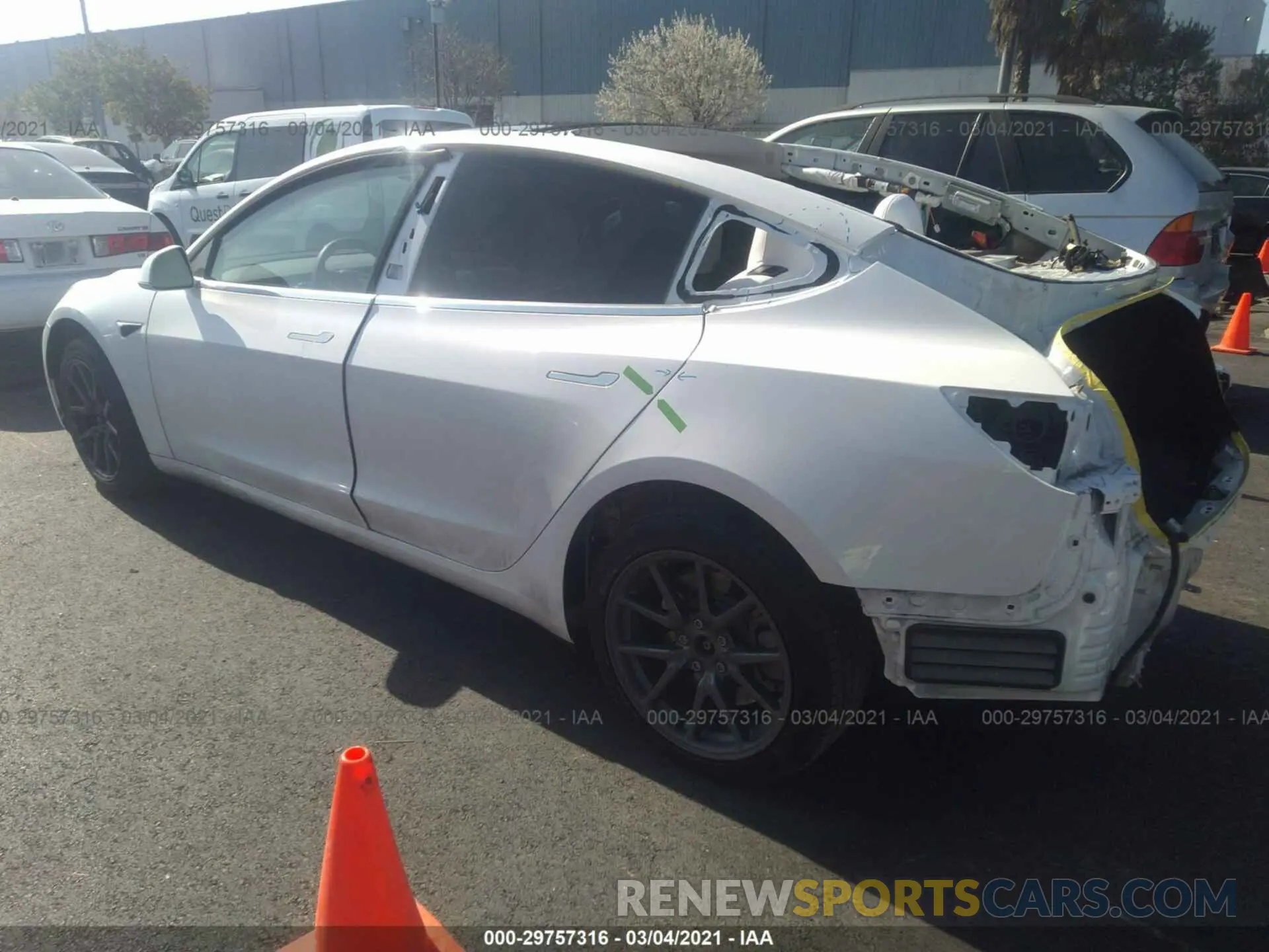 3 fotografías del automóvil dañado 5YJ3E1EA5LF615333 TESLA MODEL 3 2020