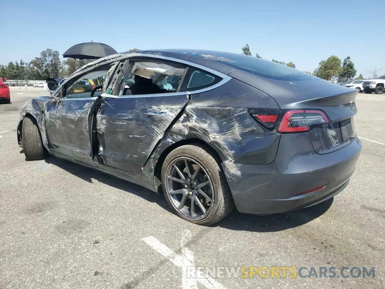 2 fotografías del automóvil dañado 5YJ3E1EA5LF644296 TESLA MODEL 3 2020