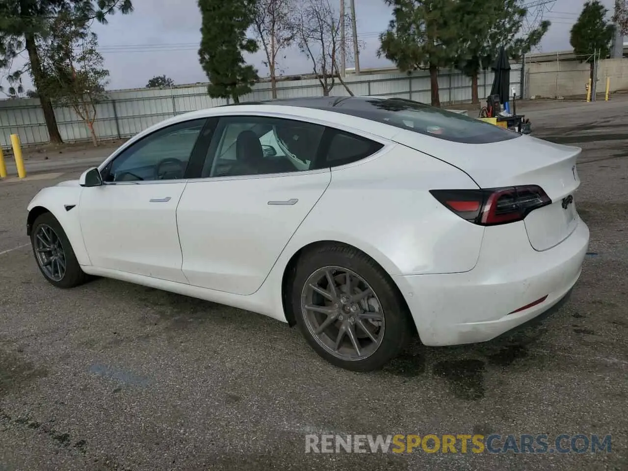 2 fotografías del automóvil dañado 5YJ3E1EA5LF706912 TESLA MODEL 3 2020