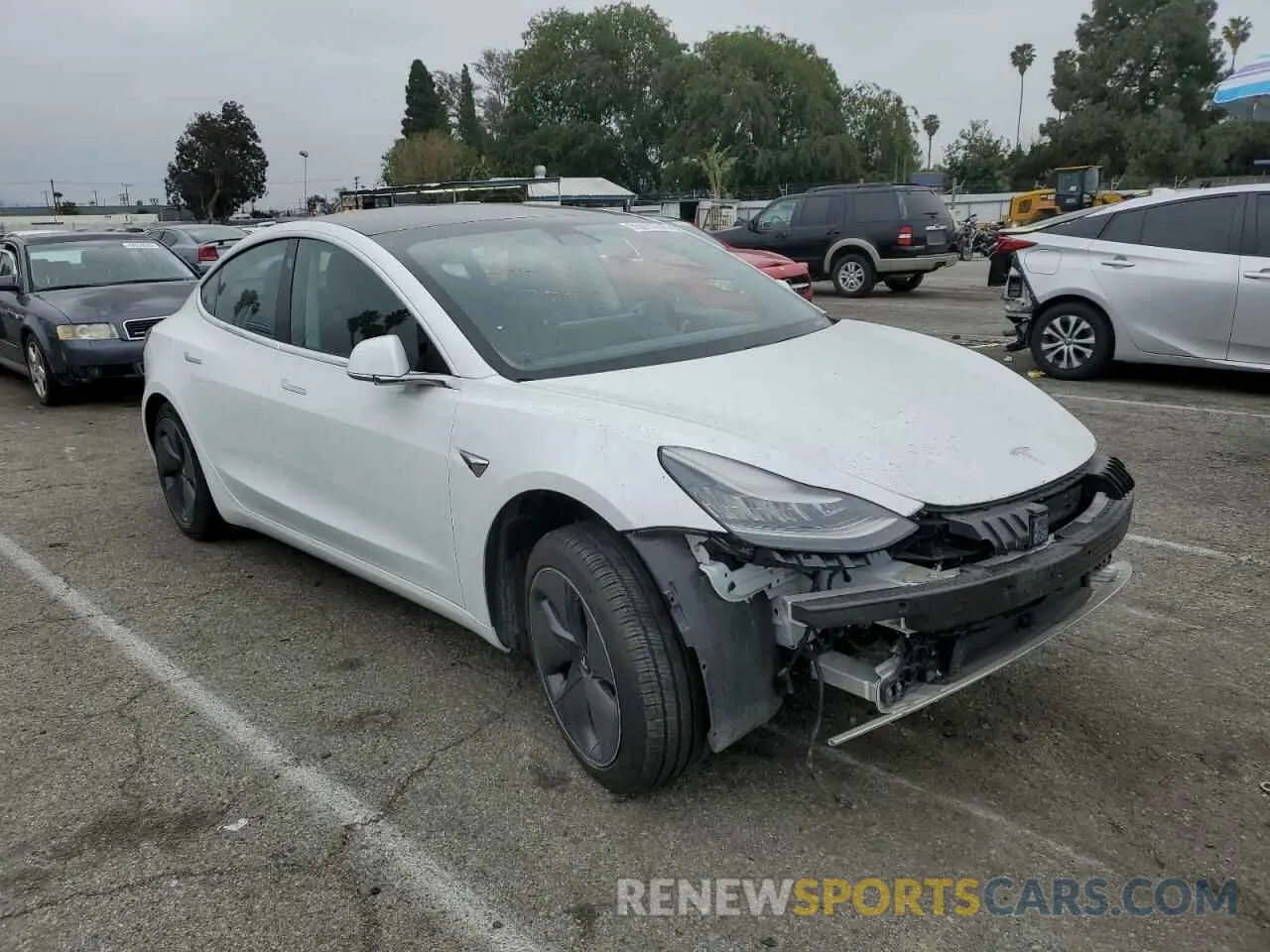 4 fotografías del automóvil dañado 5YJ3E1EA5LF747010 TESLA MODEL 3 2020