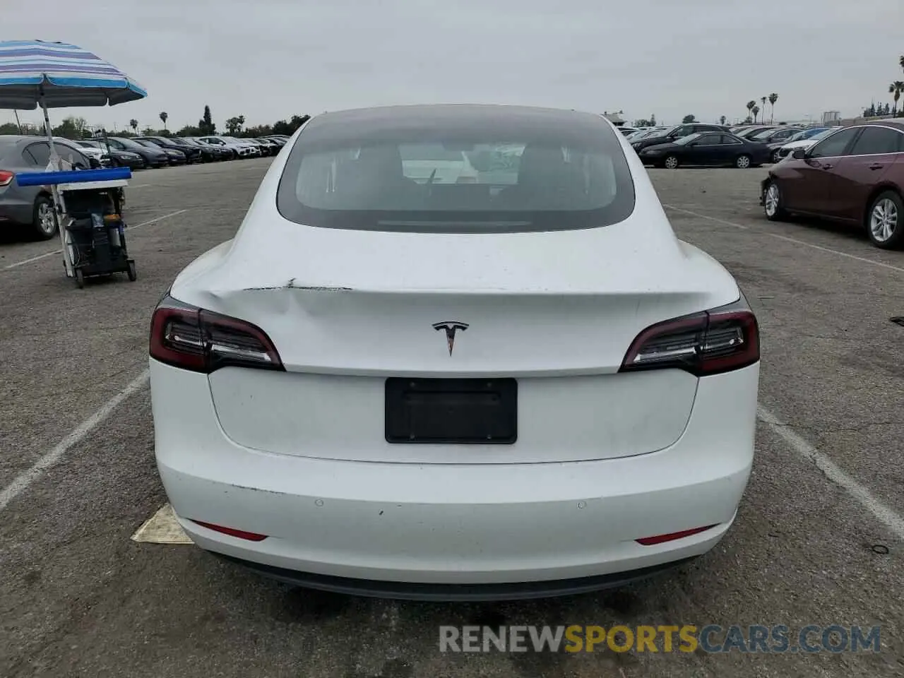 6 fotografías del automóvil dañado 5YJ3E1EA5LF747010 TESLA MODEL 3 2020