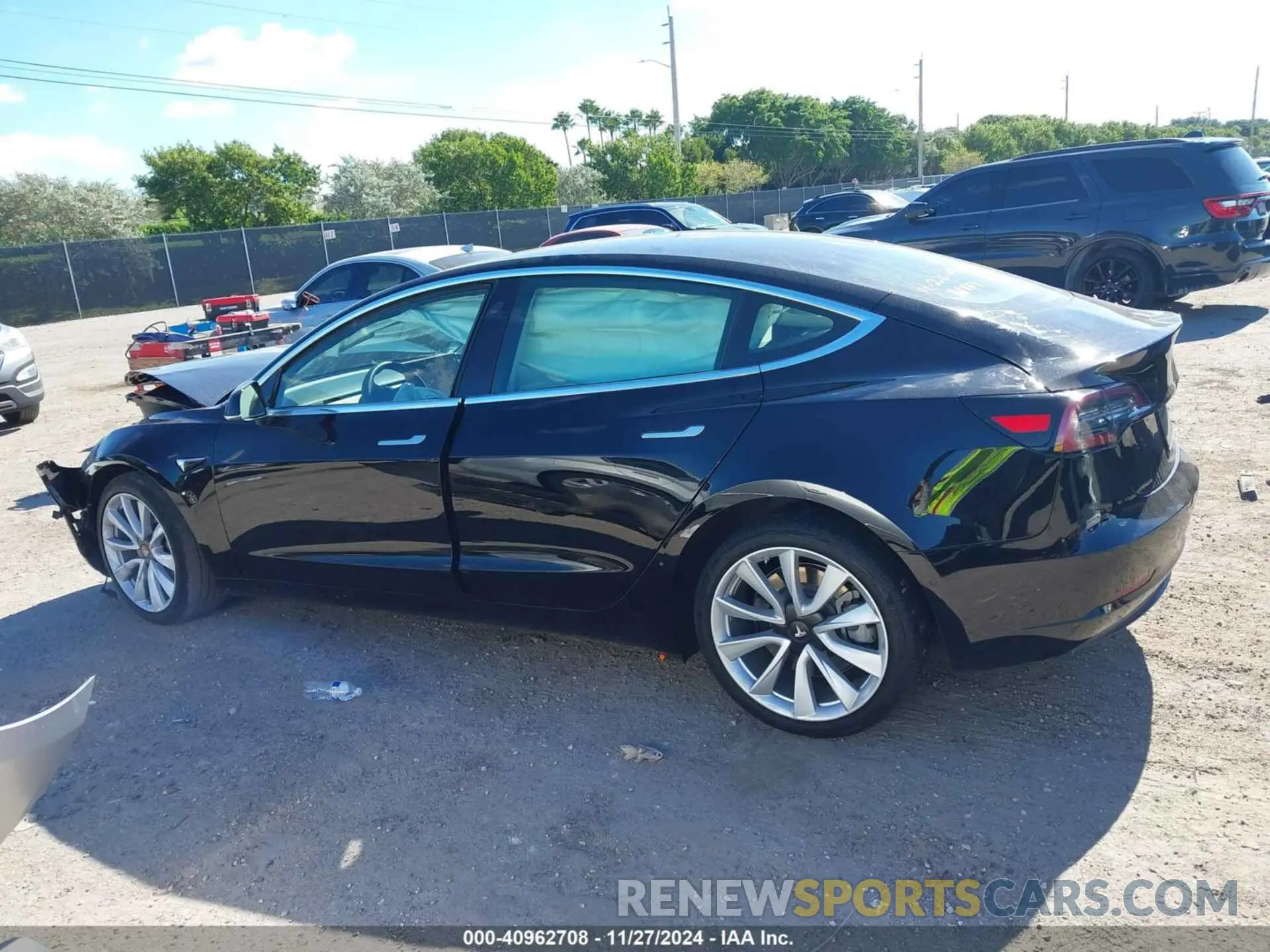 13 fotografías del automóvil dañado 5YJ3E1EA6LF660877 TESLA MODEL 3 2020