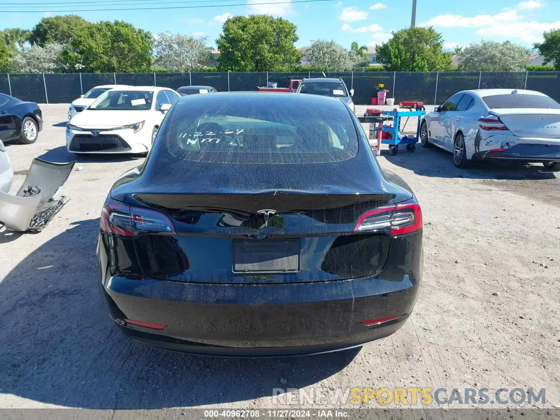 15 fotografías del automóvil dañado 5YJ3E1EA6LF660877 TESLA MODEL 3 2020