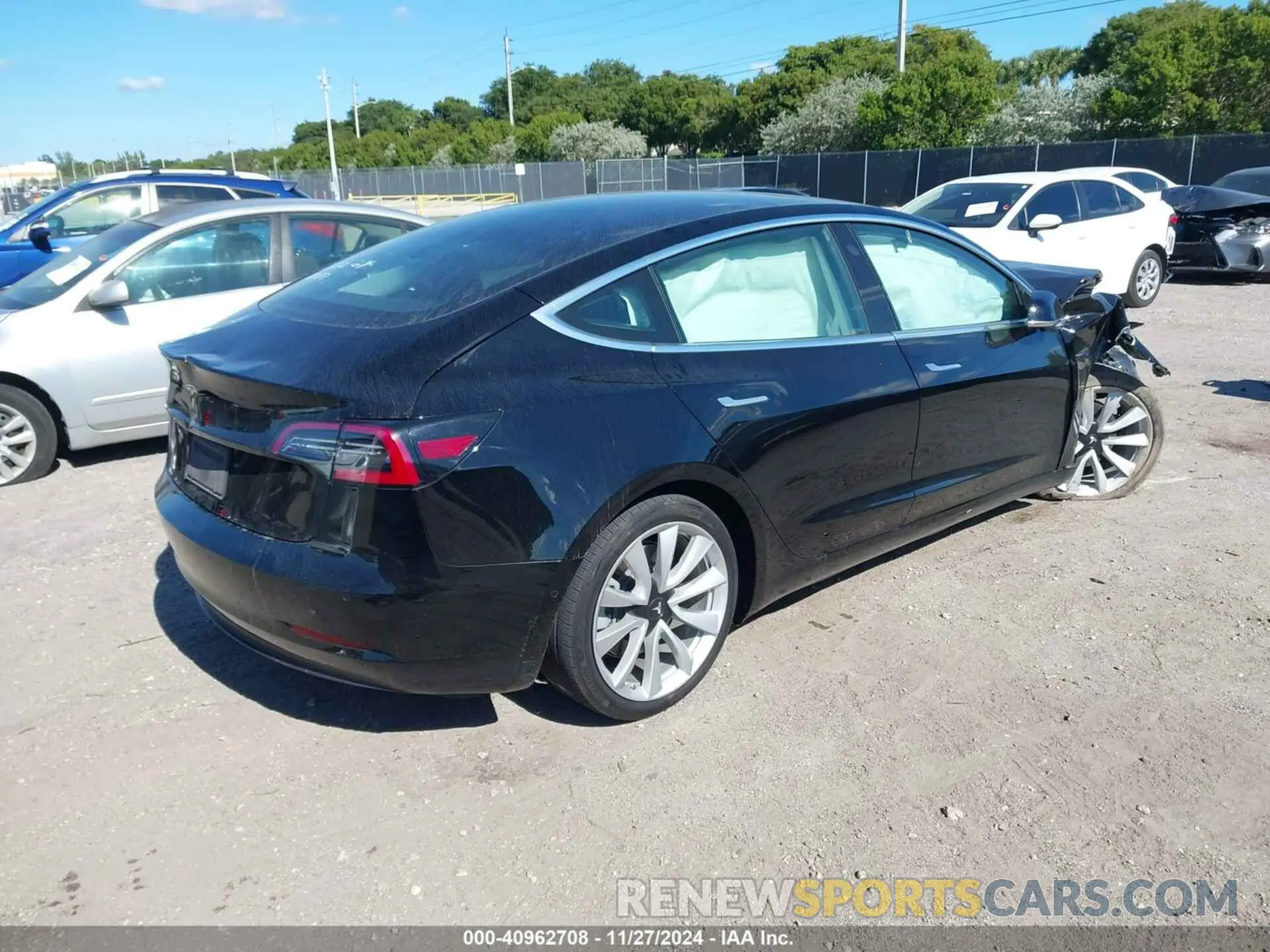 4 fotografías del automóvil dañado 5YJ3E1EA6LF660877 TESLA MODEL 3 2020