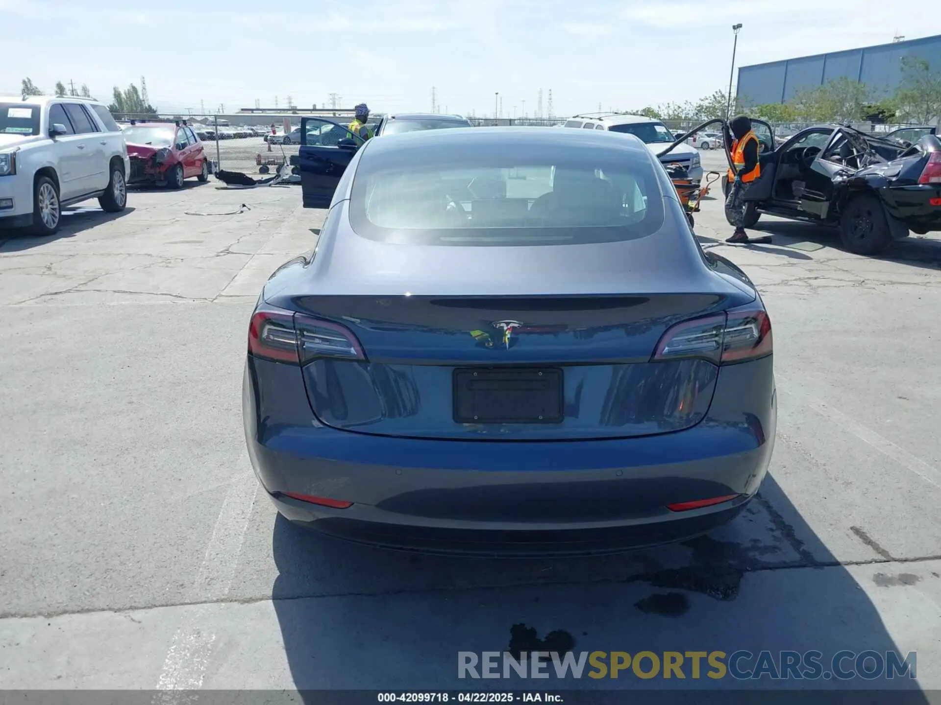 16 fotografías del automóvil dañado 5YJ3E1EA6LF703159 TESLA MODEL 3 2020