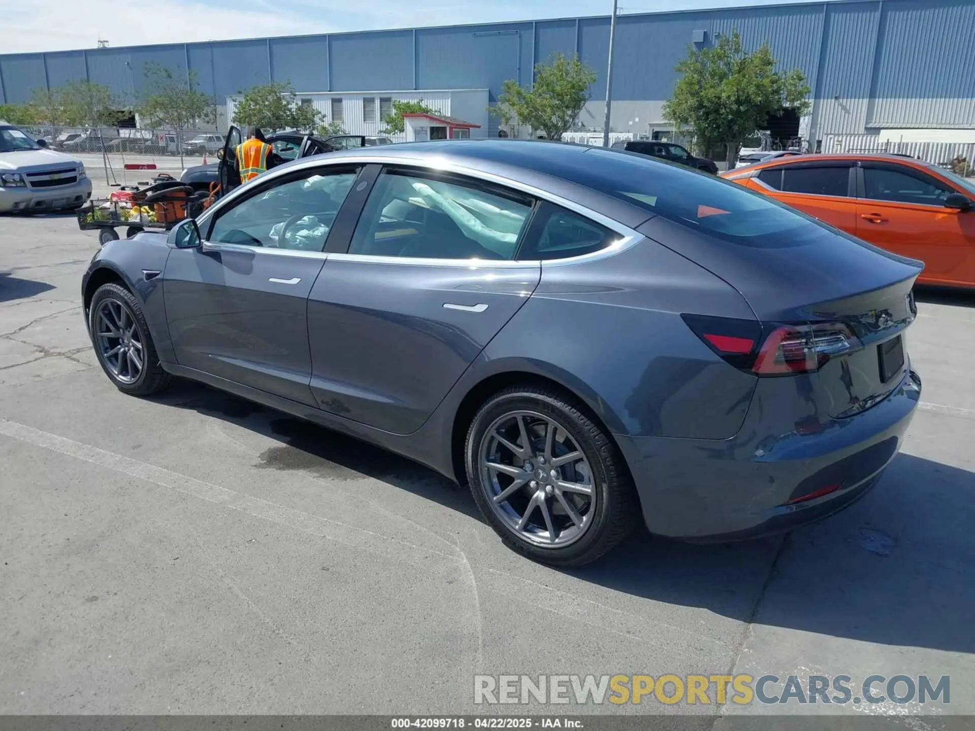 3 fotografías del automóvil dañado 5YJ3E1EA6LF703159 TESLA MODEL 3 2020
