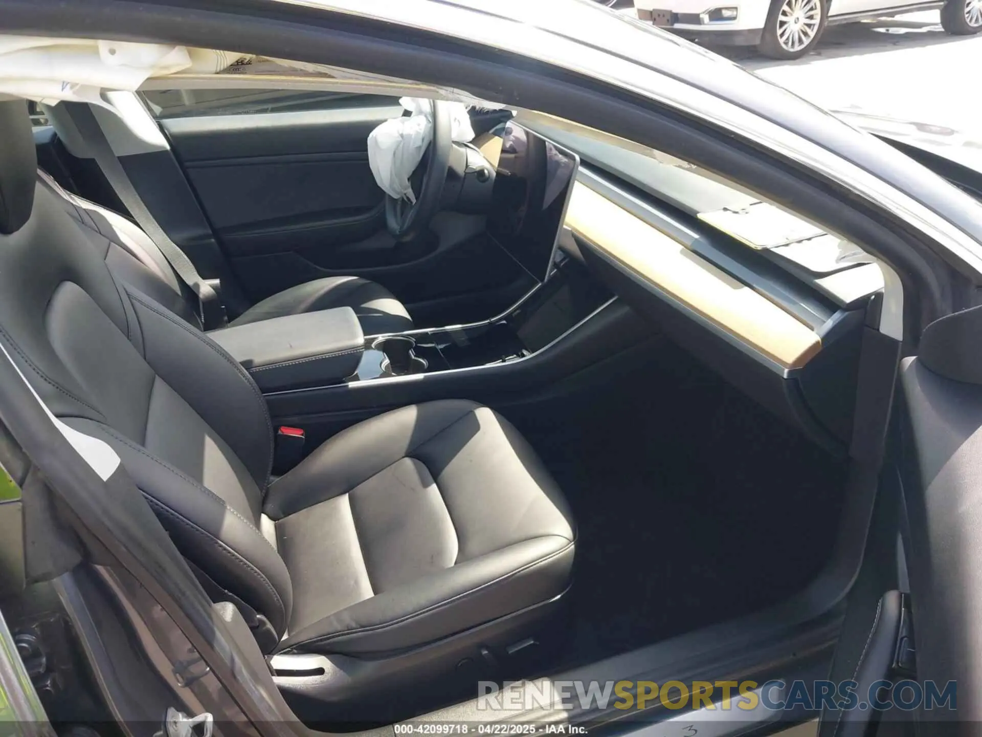 5 fotografías del automóvil dañado 5YJ3E1EA6LF703159 TESLA MODEL 3 2020