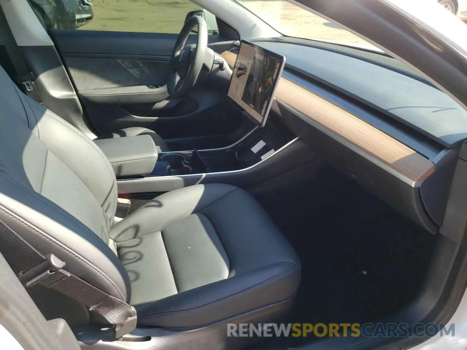5 fotografías del automóvil dañado 5YJ3E1EA6LF737599 TESLA MODEL 3 2020