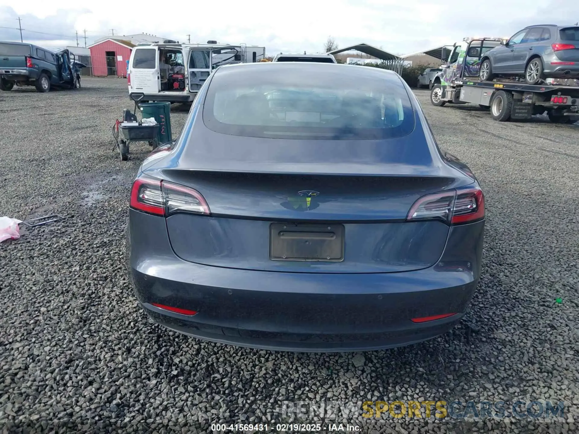 17 fotografías del automóvil dañado 5YJ3E1EA7LF611574 TESLA MODEL 3 2020