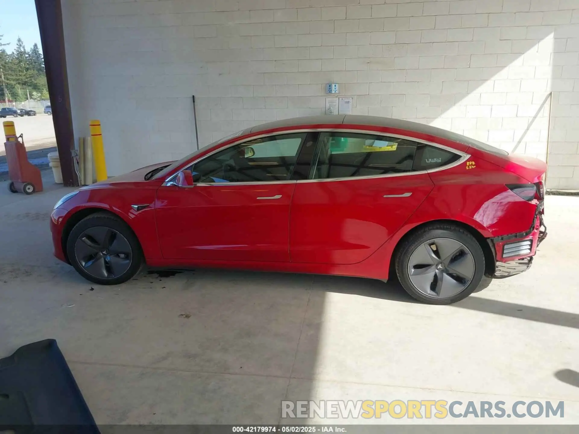 15 fotografías del automóvil dañado 5YJ3E1EA7LF611669 TESLA MODEL 3 2020