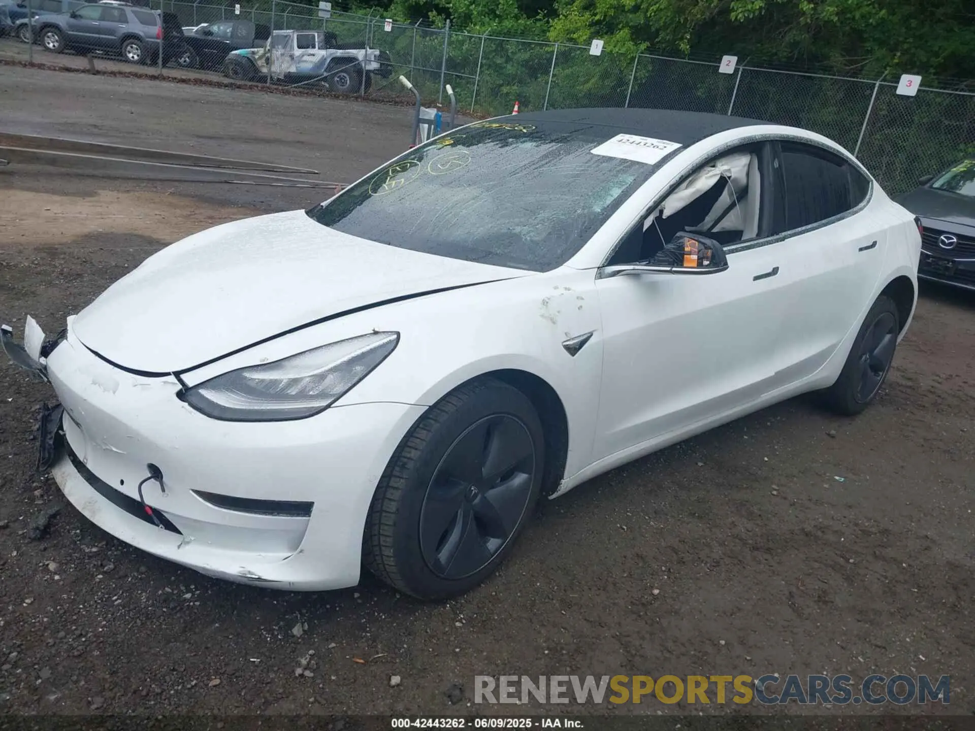2 fotografías del automóvil dañado 5YJ3E1EA7LF645286 TESLA MODEL 3 2020