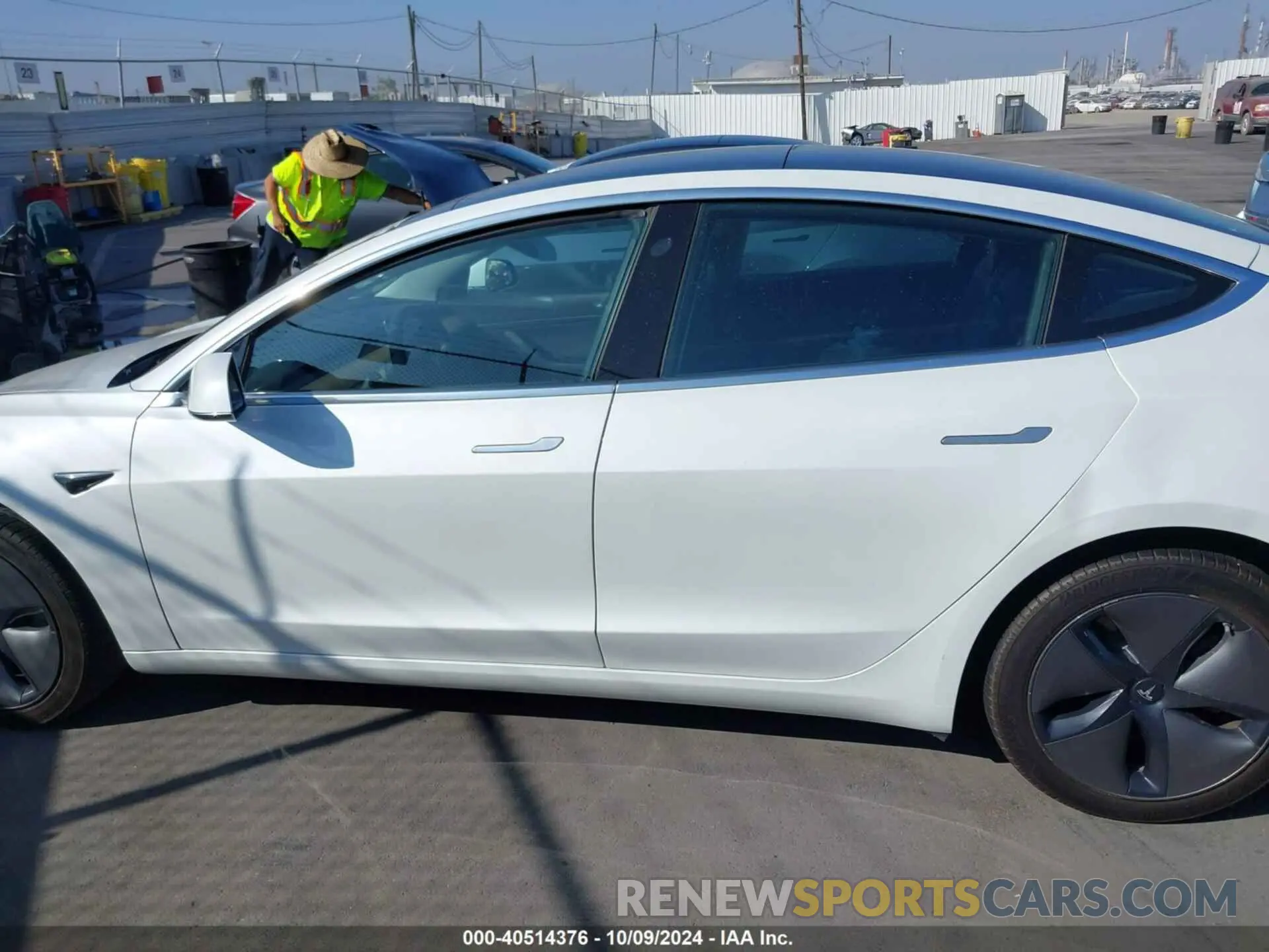 13 fotografías del automóvil dañado 5YJ3E1EA7LF706197 TESLA MODEL 3 2020