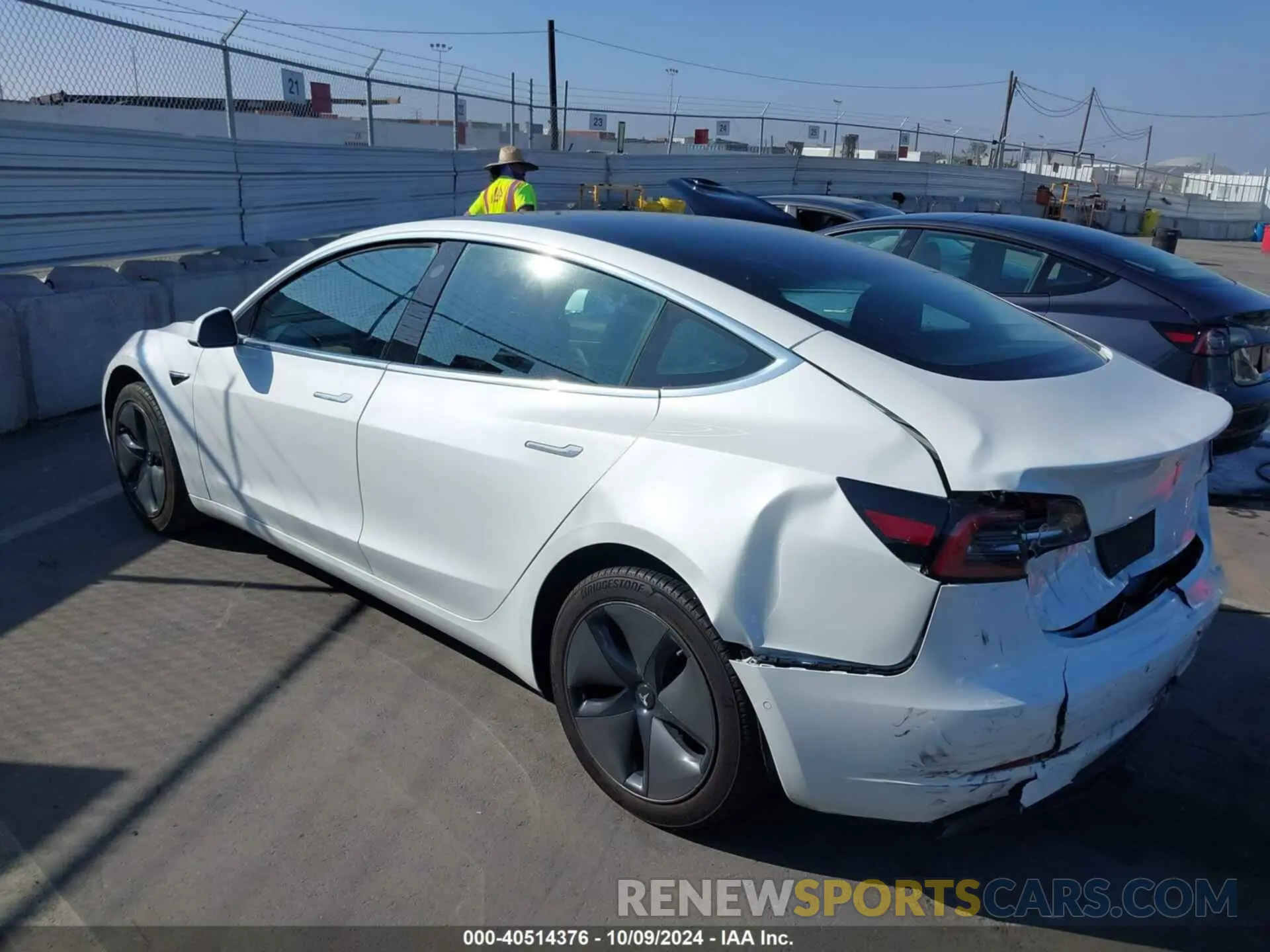 3 fotografías del automóvil dañado 5YJ3E1EA7LF706197 TESLA MODEL 3 2020
