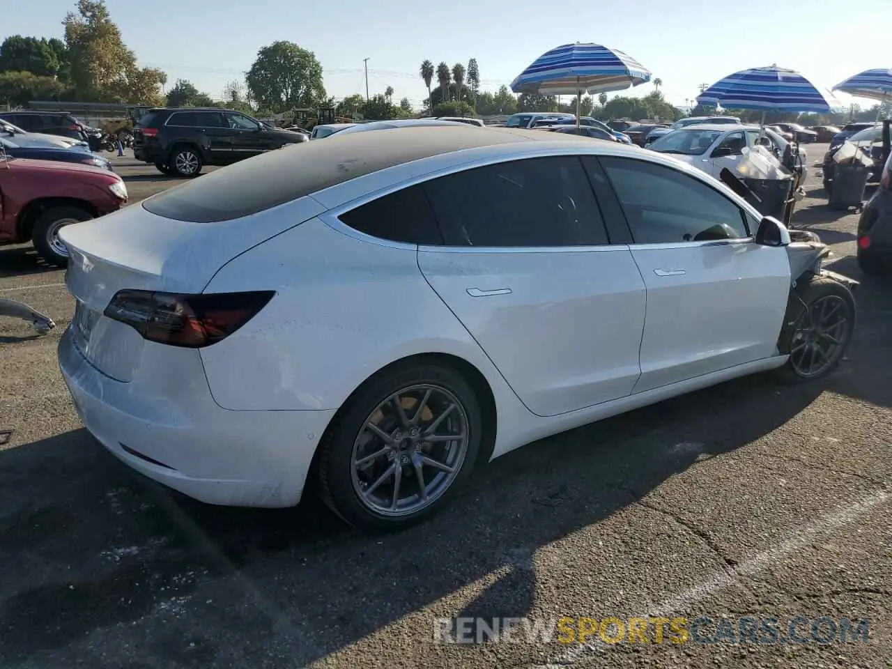 3 fotografías del automóvil dañado 5YJ3E1EA7LF803996 TESLA MODEL 3 2020