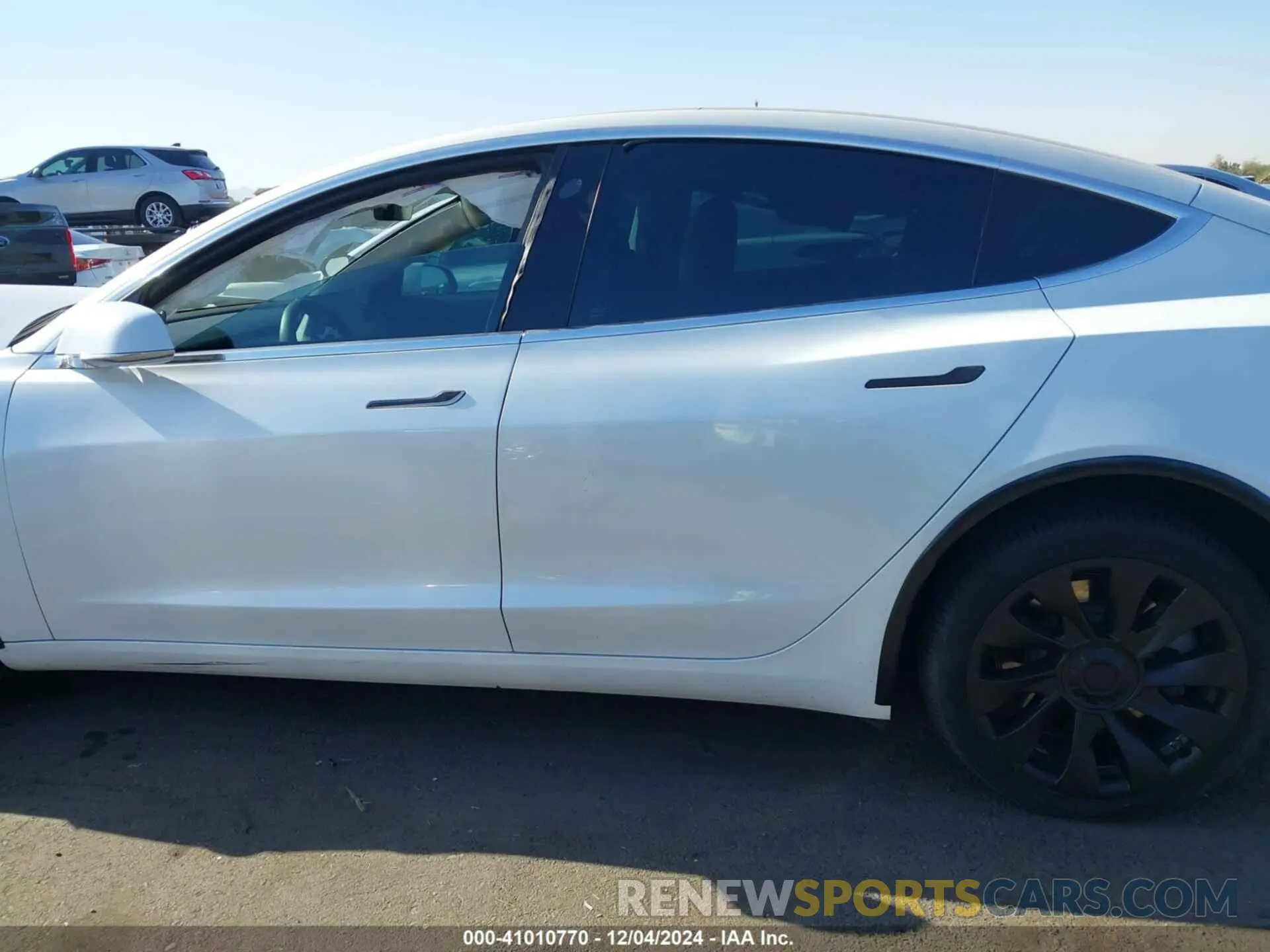 13 fotografías del automóvil dañado 5YJ3E1EA9LF612984 TESLA MODEL 3 2020