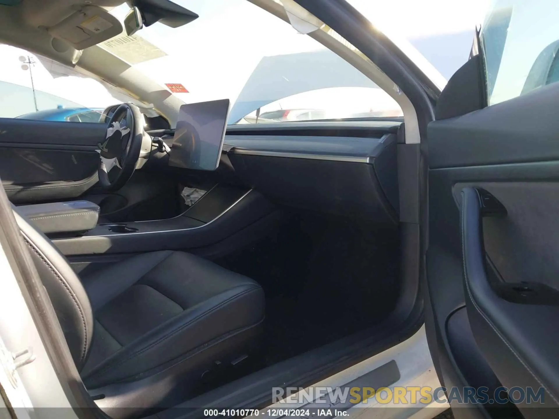 5 fotografías del automóvil dañado 5YJ3E1EA9LF612984 TESLA MODEL 3 2020