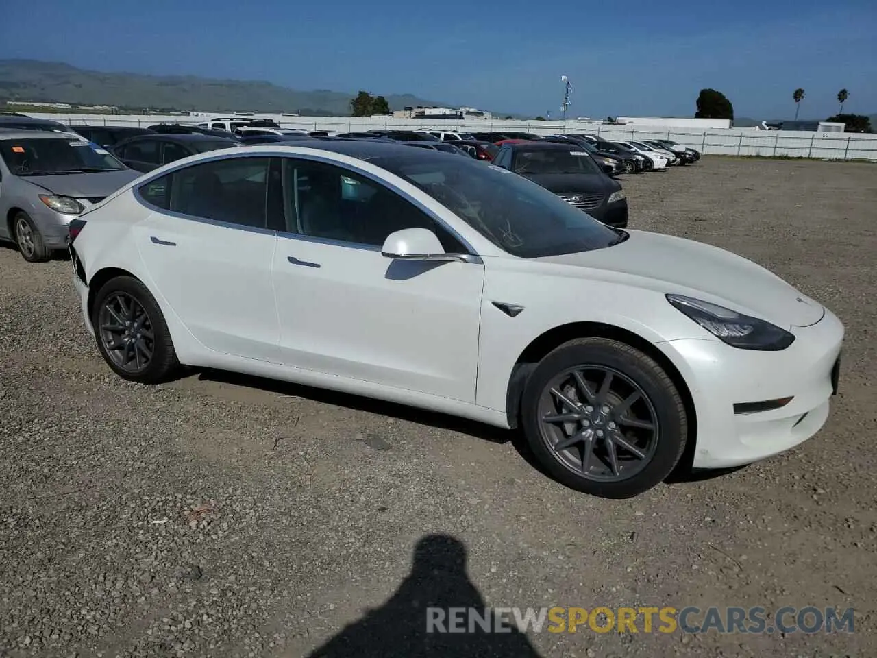 4 fotografías del automóvil dañado 5YJ3E1EA9LF613228 TESLA MODEL 3 2020