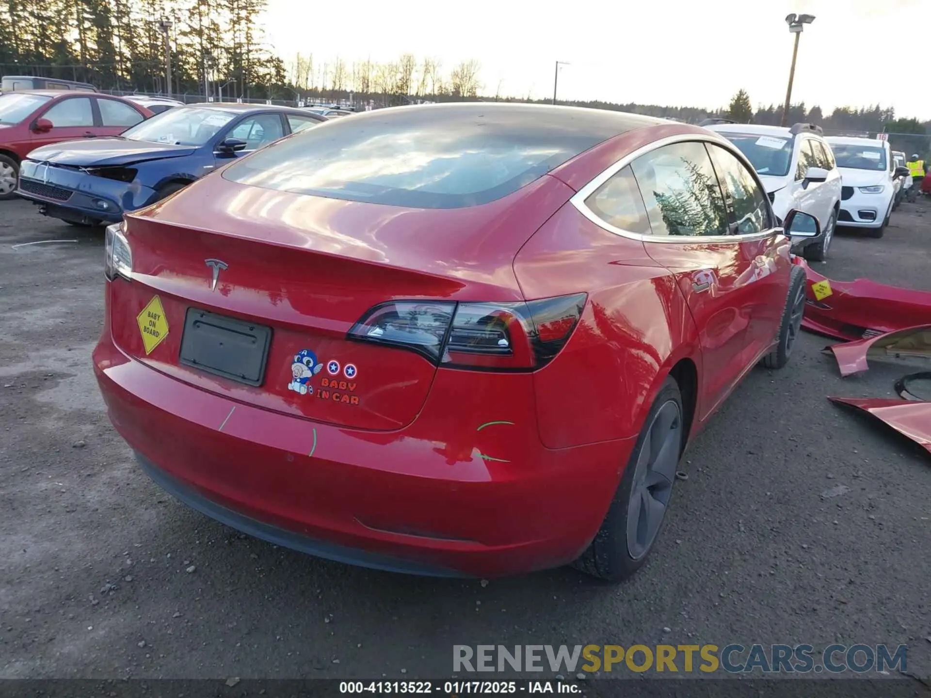 4 fotografías del automóvil dañado 5YJ3E1EA9LF705682 TESLA MODEL 3 2020