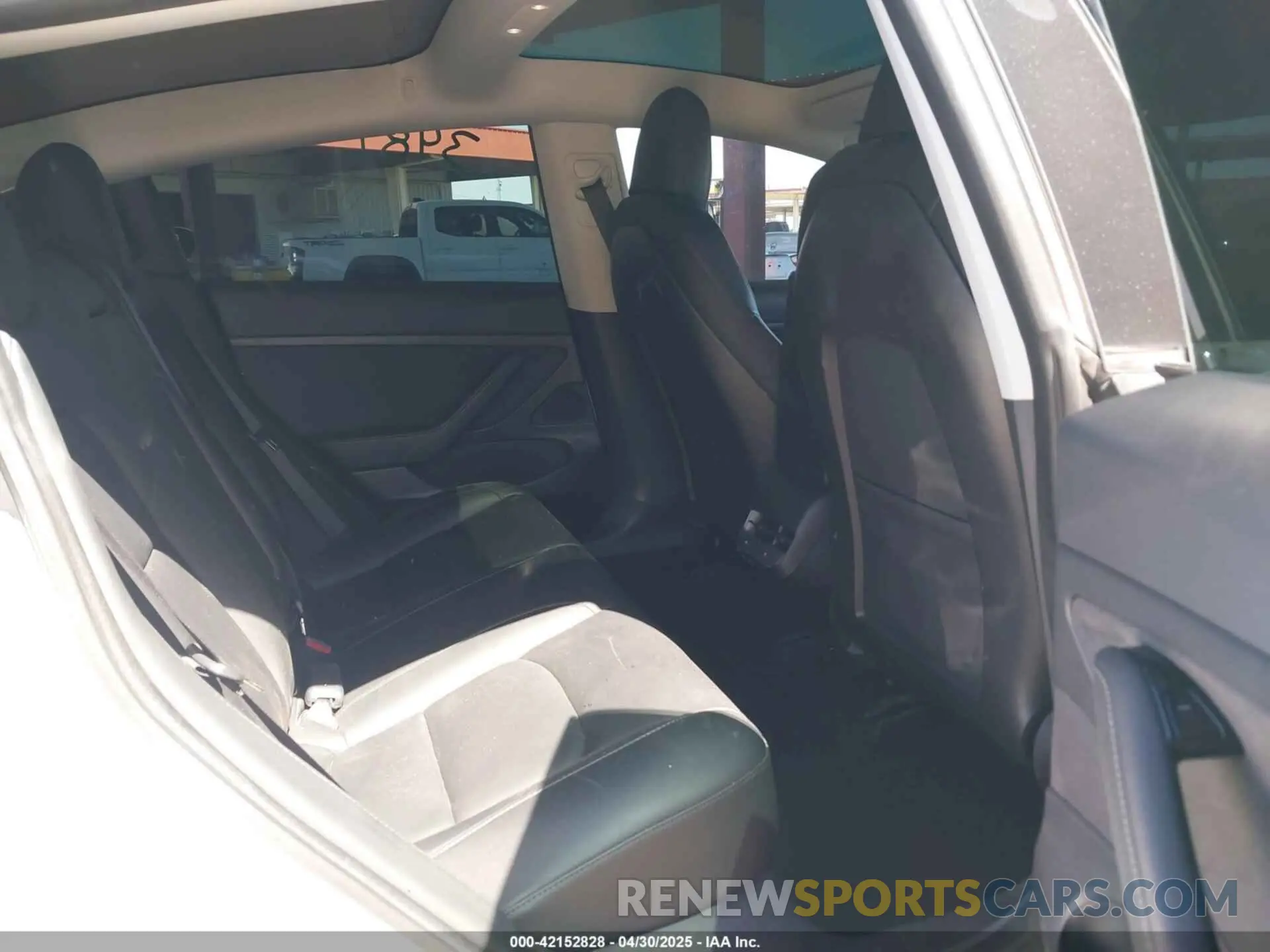 8 fotografías del automóvil dañado 5YJ3E1EAXLF598061 TESLA MODEL 3 2020