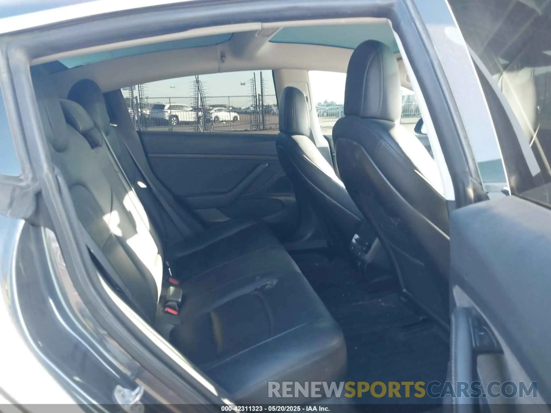 8 fotografías del automóvil dañado 5YJ3E1EAXLF630555 TESLA MODEL 3 2020