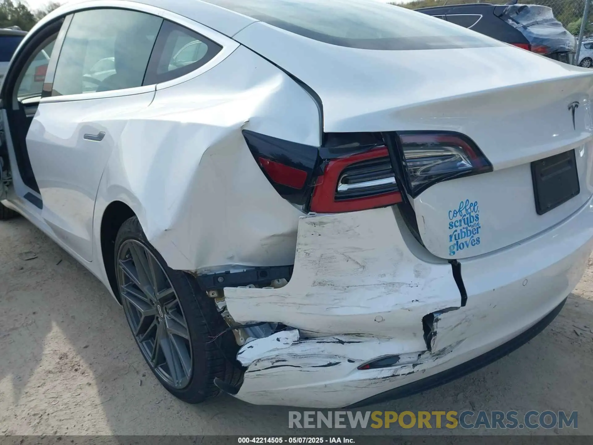 19 fotografías del automóvil dañado 5YJ3E1EAXLF738061 TESLA MODEL 3 2020