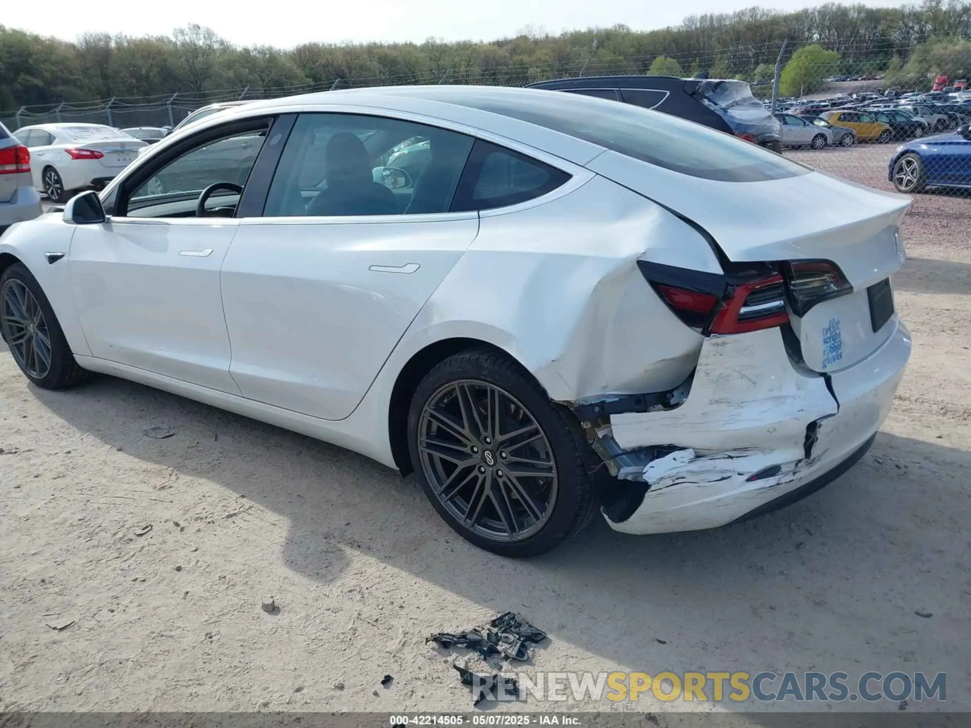 3 fotografías del automóvil dañado 5YJ3E1EAXLF738061 TESLA MODEL 3 2020