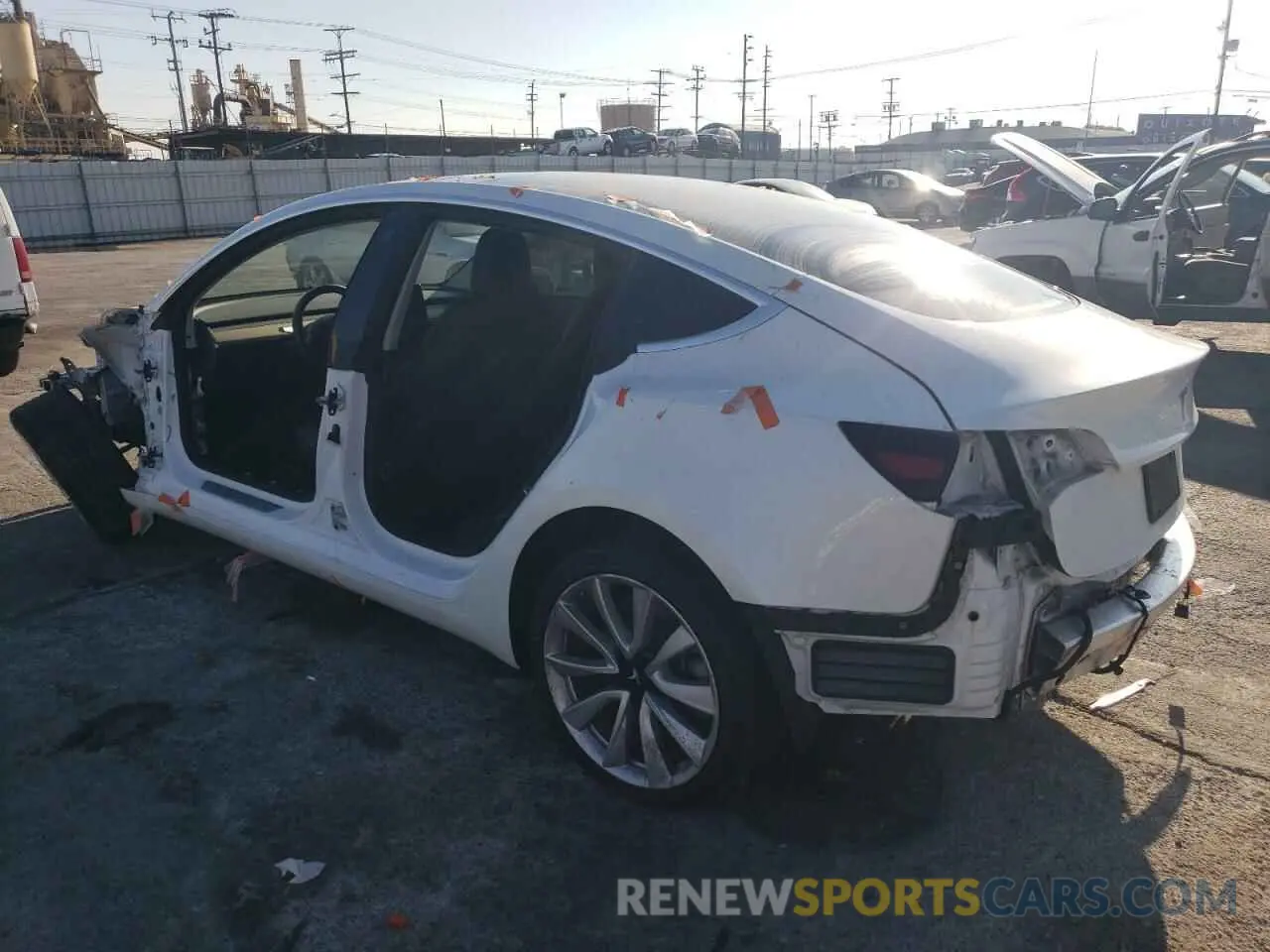 2 fotografías del automóvil dañado 5YJ3E1EAXLF793013 TESLA MODEL 3 2020