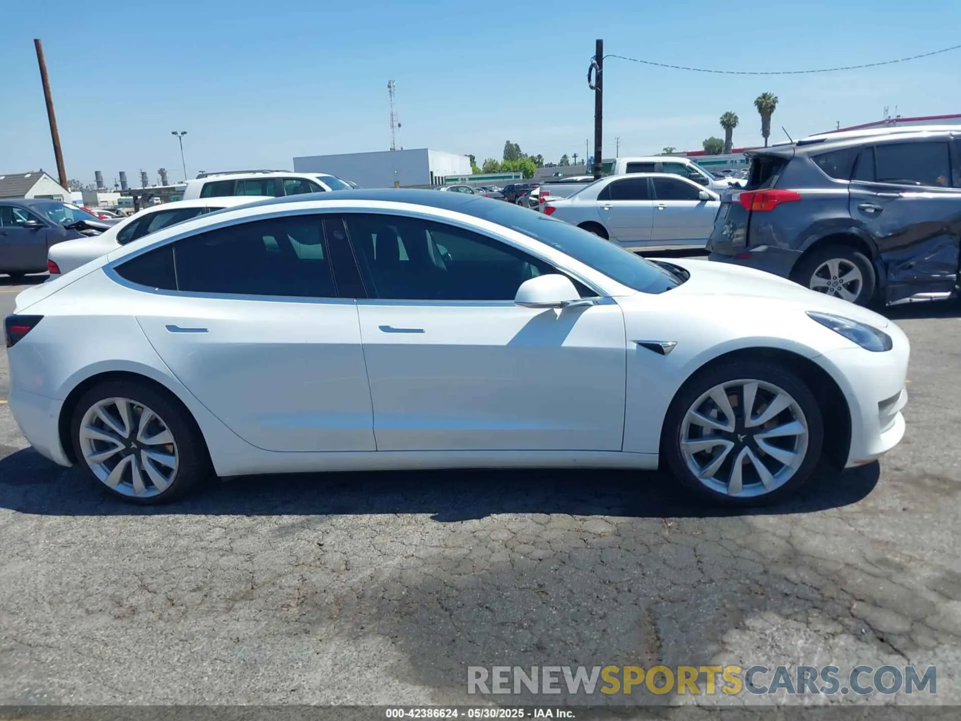 13 fotografías del automóvil dañado 5YJ3E1EAXLF806360 TESLA MODEL 3 2020