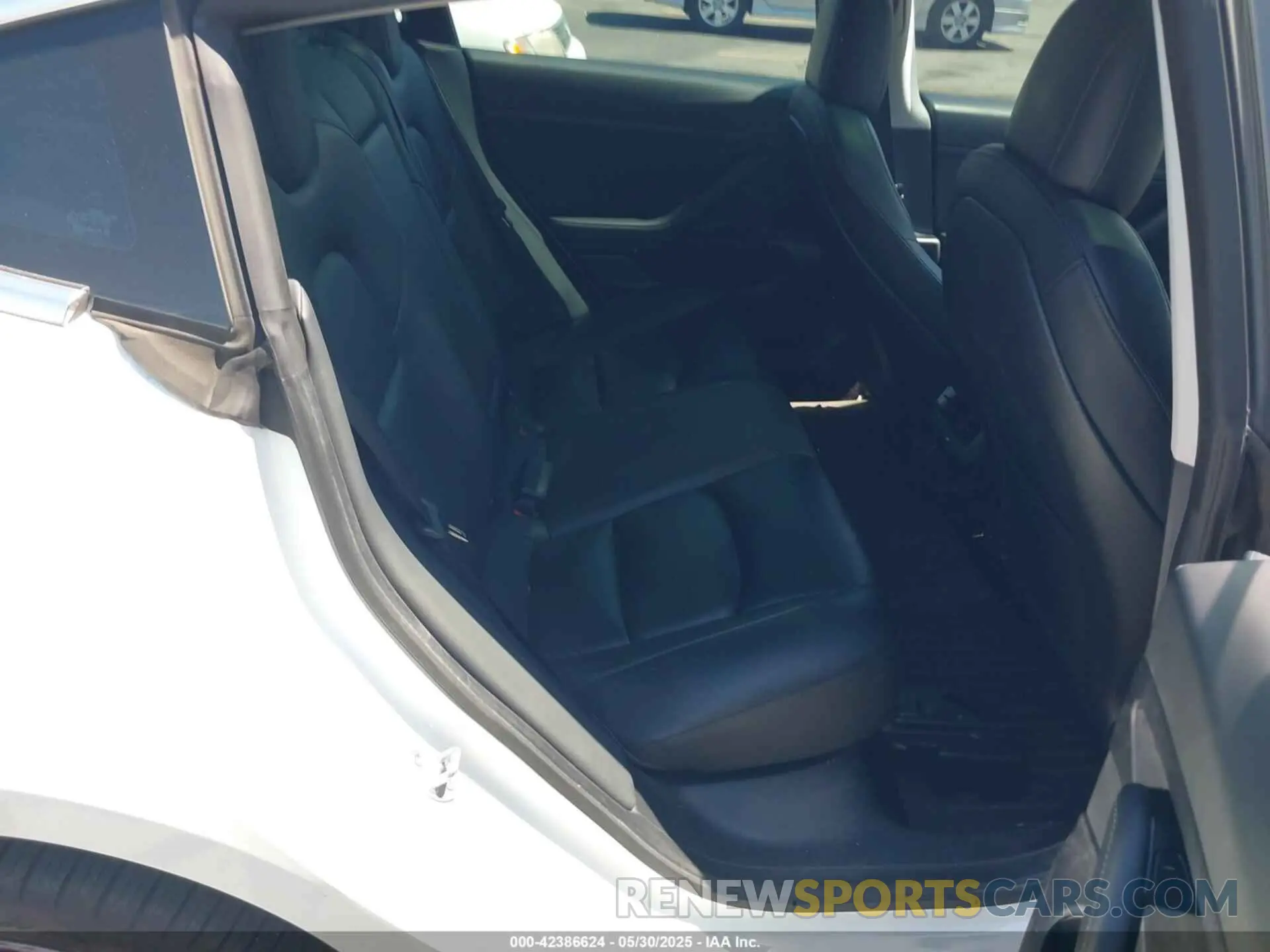 8 fotografías del automóvil dañado 5YJ3E1EAXLF806360 TESLA MODEL 3 2020