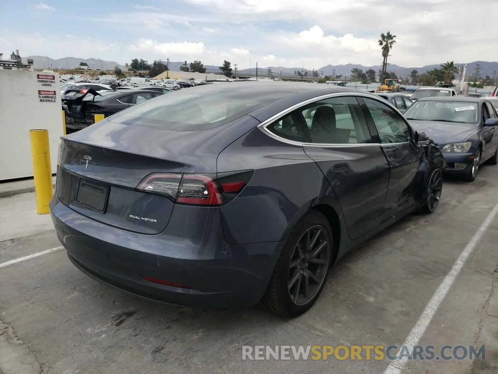 4 fotografías del automóvil dañado 5YJ3E1EB0LF664108 TESLA MODEL 3 2020