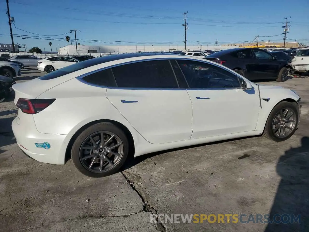 3 fotografías del automóvil dañado 5YJ3E1EB0LF665887 TESLA MODEL 3 2020