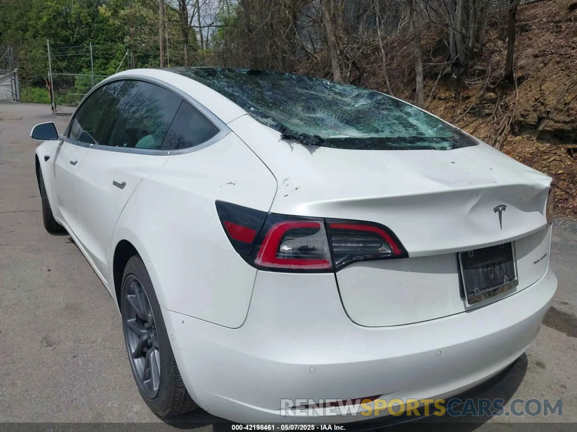19 fotografías del automóvil dañado 5YJ3E1EB0LF712545 TESLA MODEL 3 2020