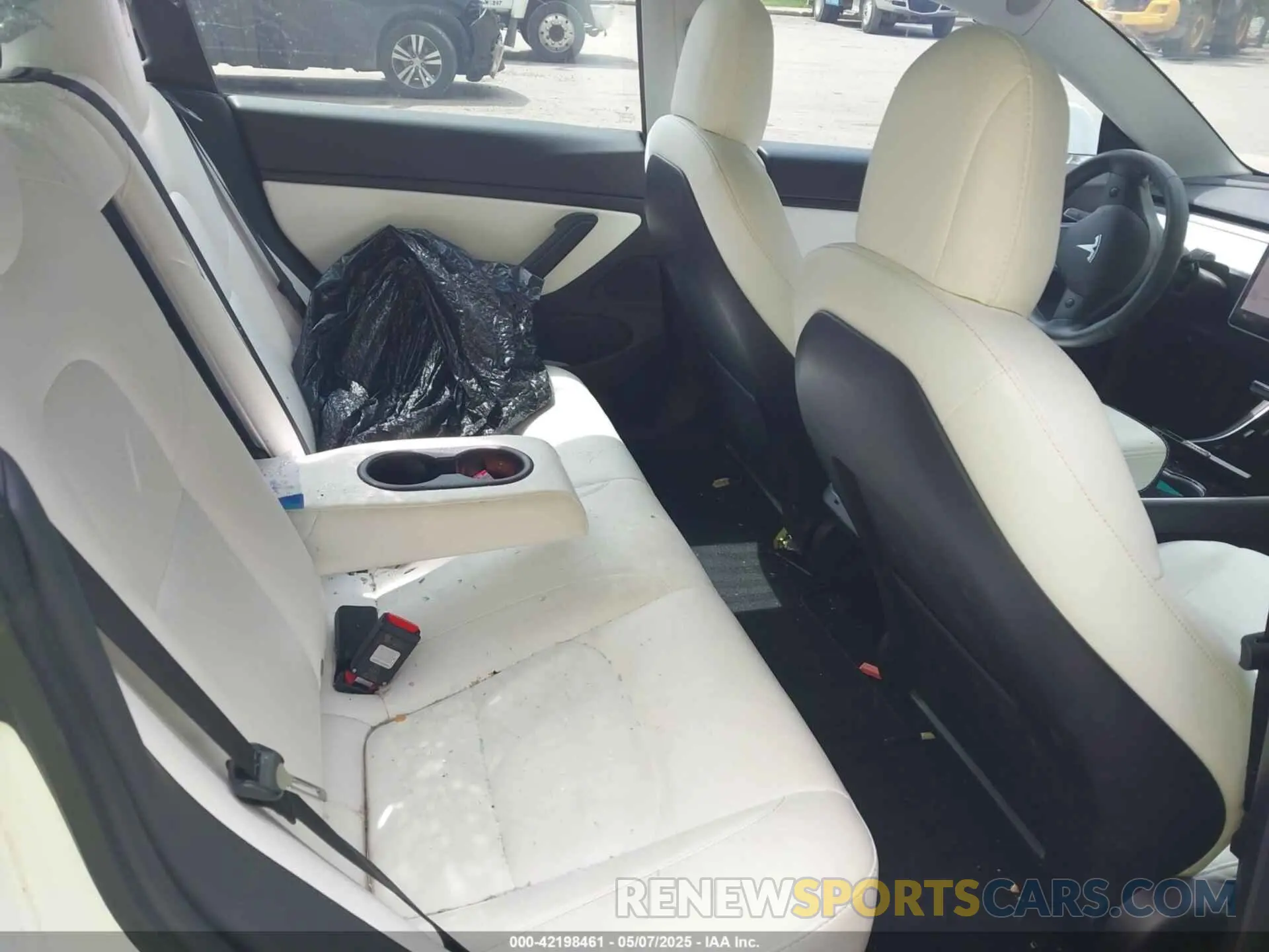 8 fotografías del automóvil dañado 5YJ3E1EB0LF712545 TESLA MODEL 3 2020