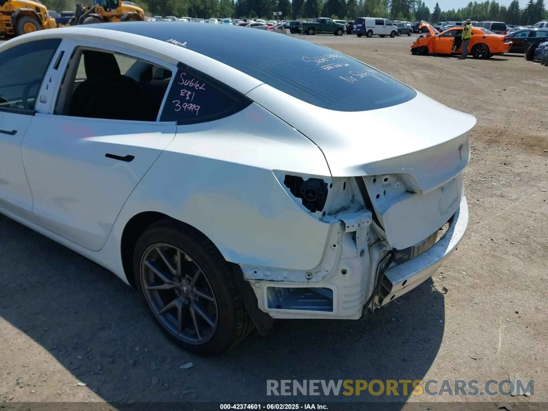 6 fotografías del automóvil dañado 5YJ3E1EB0LF741639 TESLA MODEL 3 2020