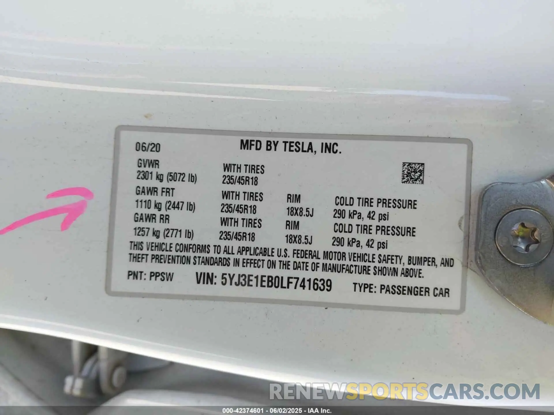 9 fotografías del automóvil dañado 5YJ3E1EB0LF741639 TESLA MODEL 3 2020