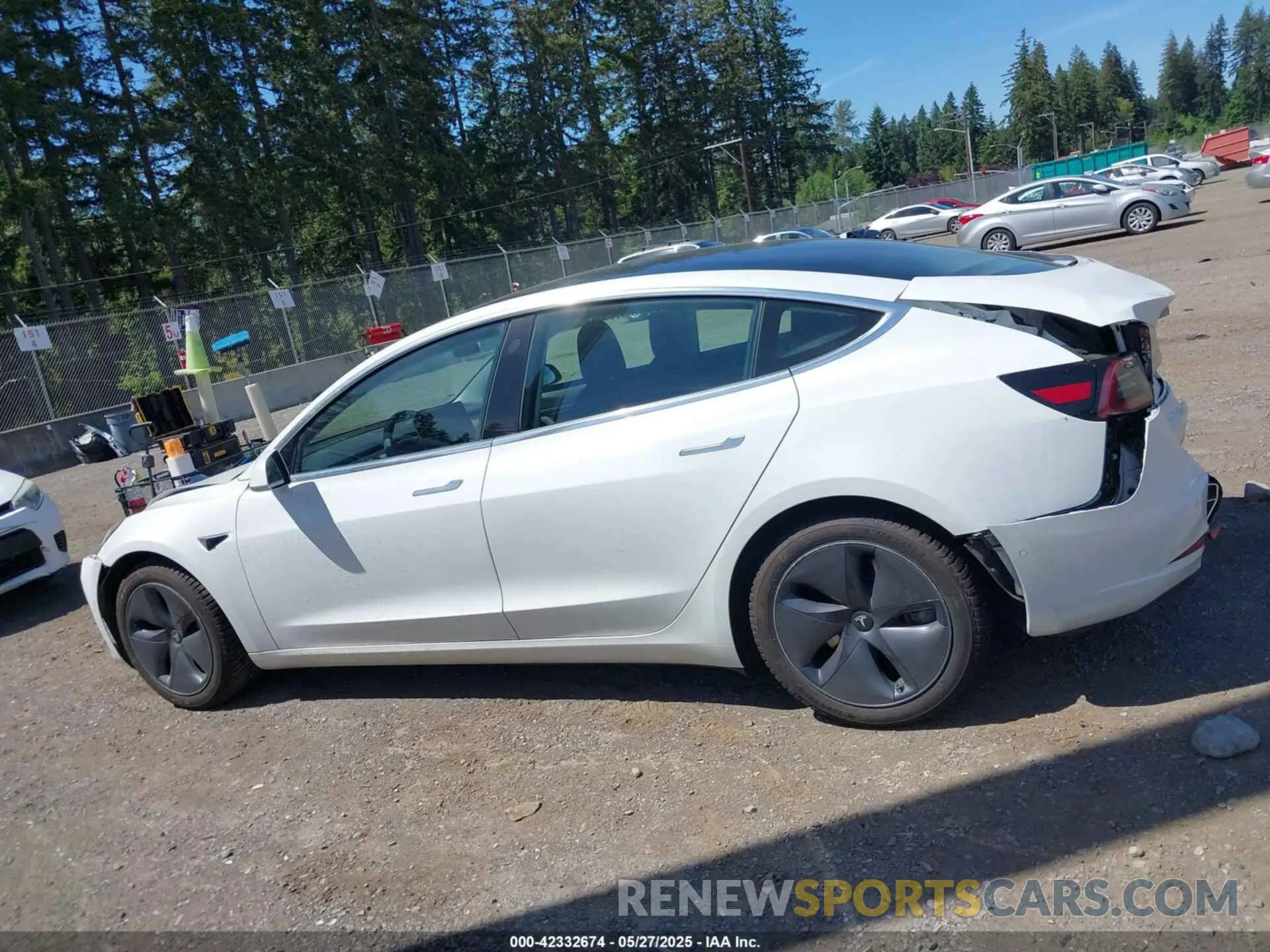 13 fotografías del automóvil dañado 5YJ3E1EB0LF787228 TESLA MODEL 3 2020