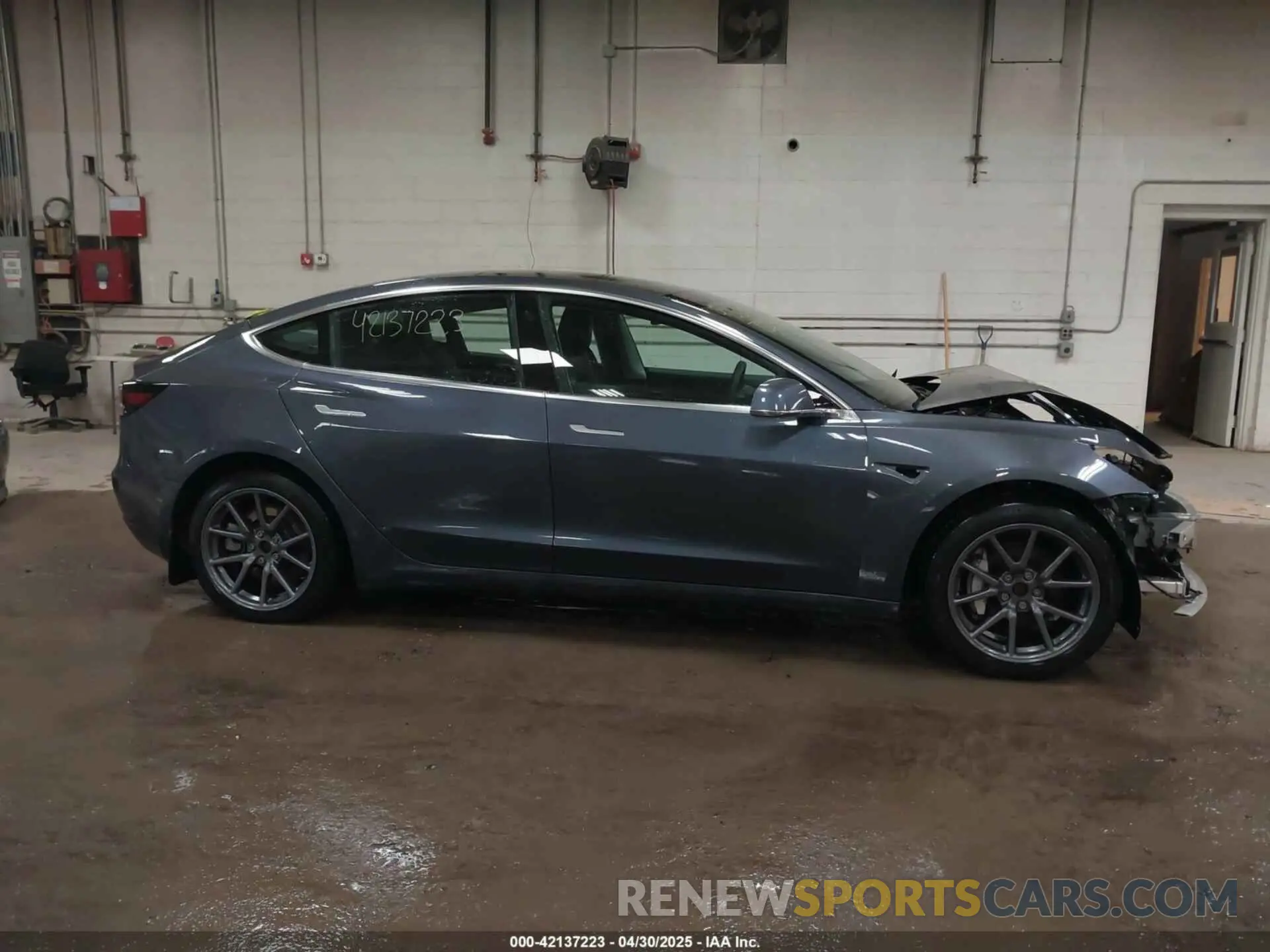 14 fotografías del automóvil dañado 5YJ3E1EB0LF800804 TESLA MODEL 3 2020