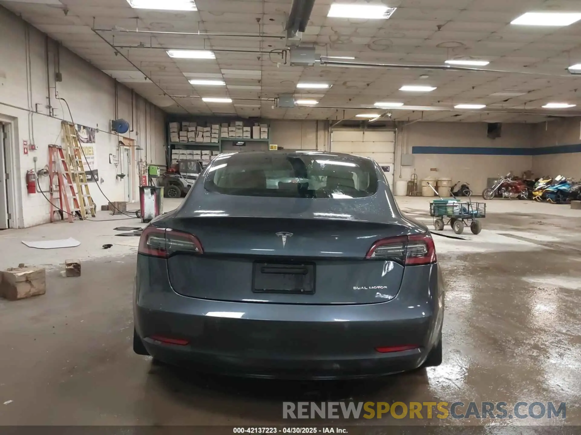 17 fotografías del automóvil dañado 5YJ3E1EB0LF800804 TESLA MODEL 3 2020