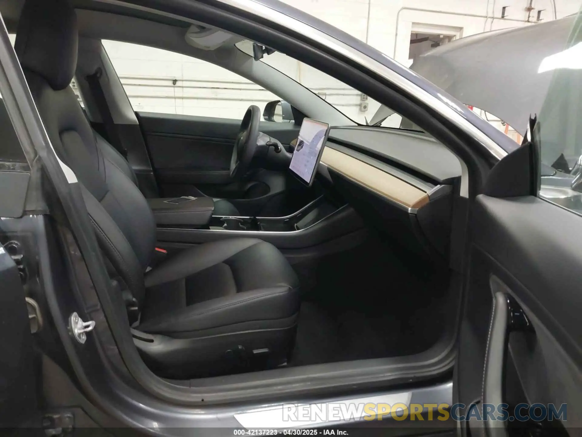 5 fotografías del automóvil dañado 5YJ3E1EB0LF800804 TESLA MODEL 3 2020