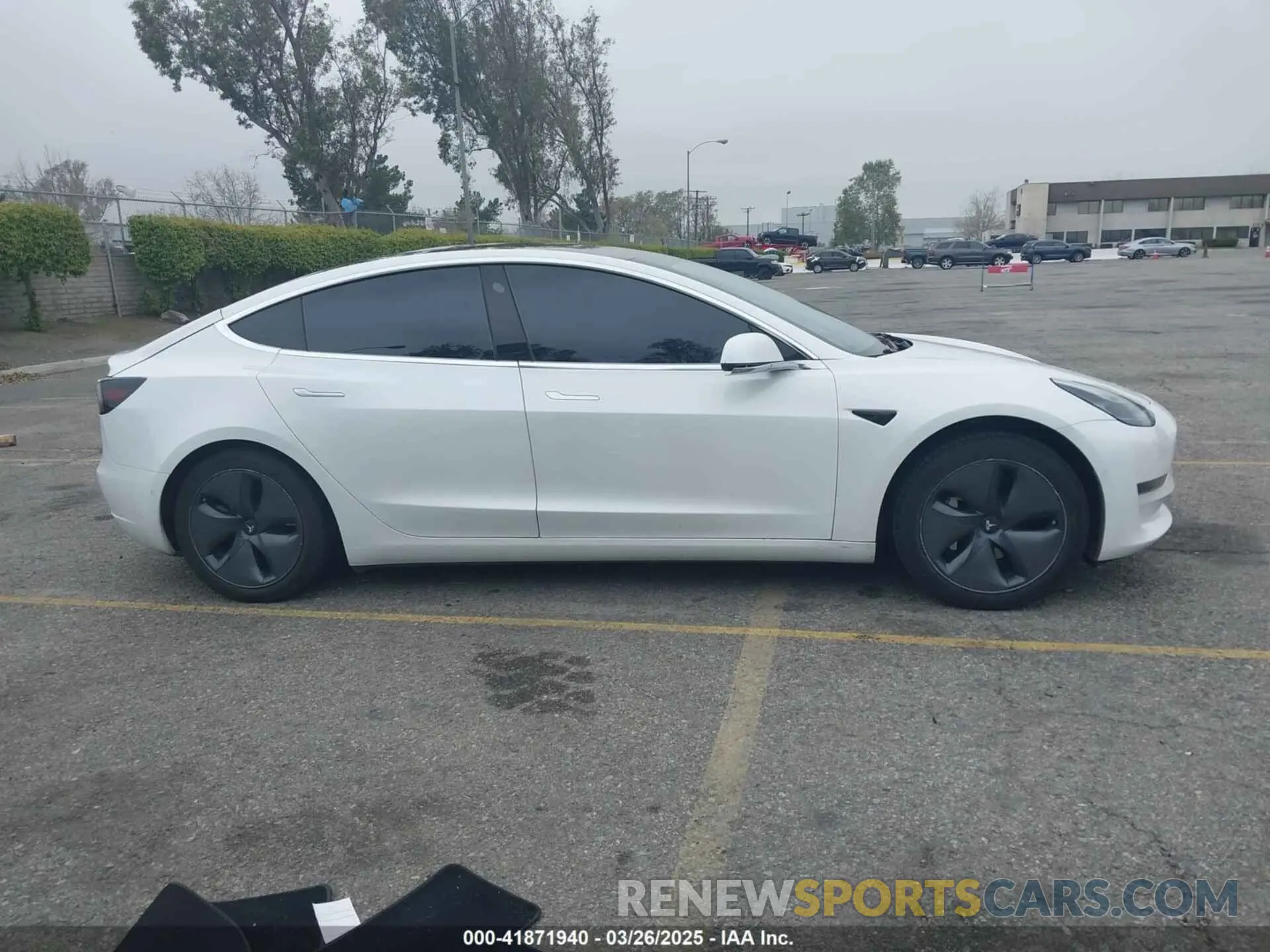 12 fotografías del automóvil dañado 5YJ3E1EB0LF803217 TESLA MODEL 3 2020