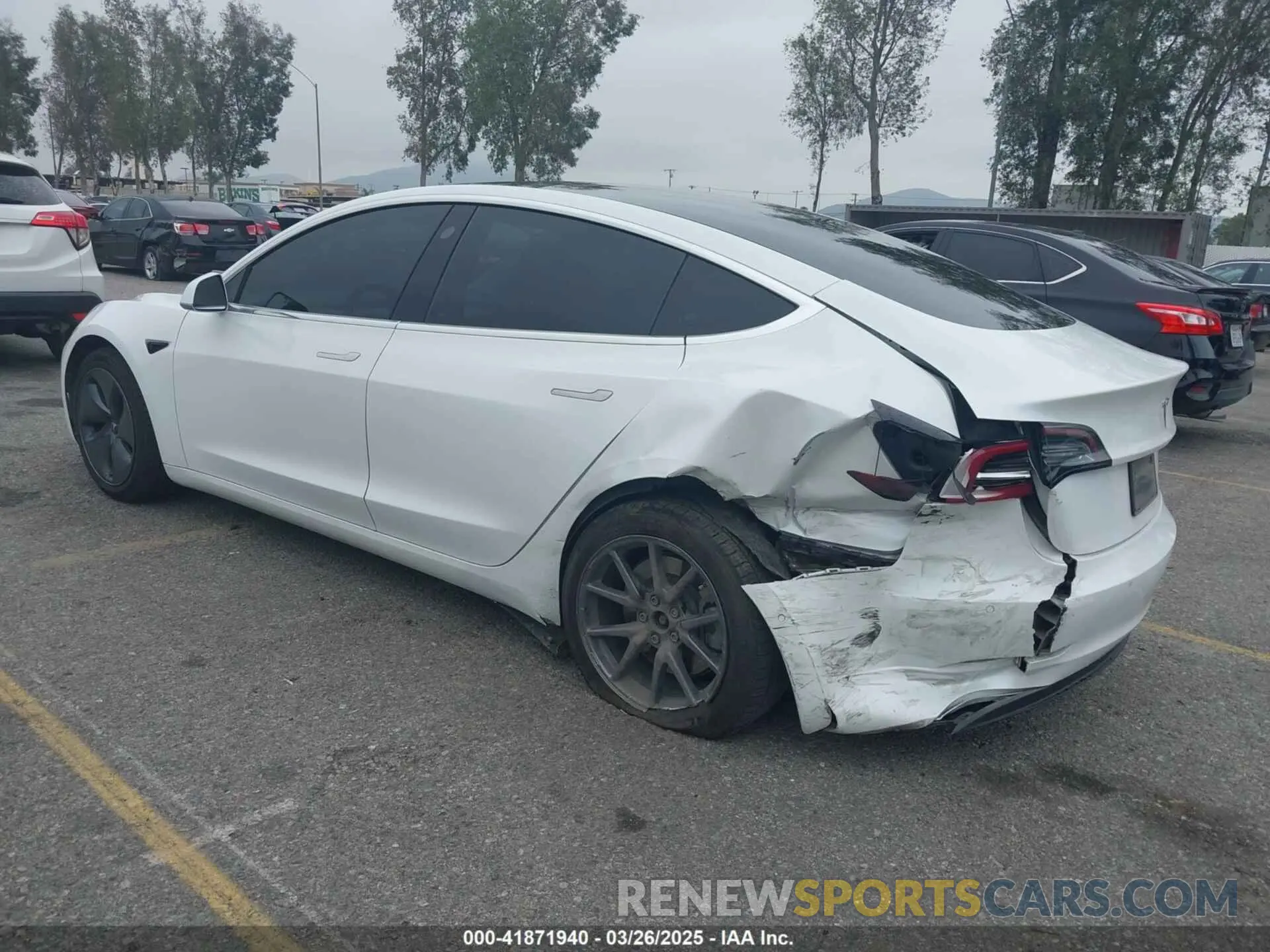 3 fotografías del automóvil dañado 5YJ3E1EB0LF803217 TESLA MODEL 3 2020